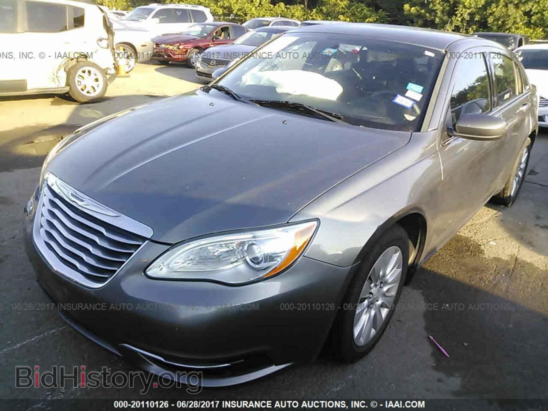 2012 Chrysler 200 - VIN: 1C3CCBAB8CN268421 - Photo 2