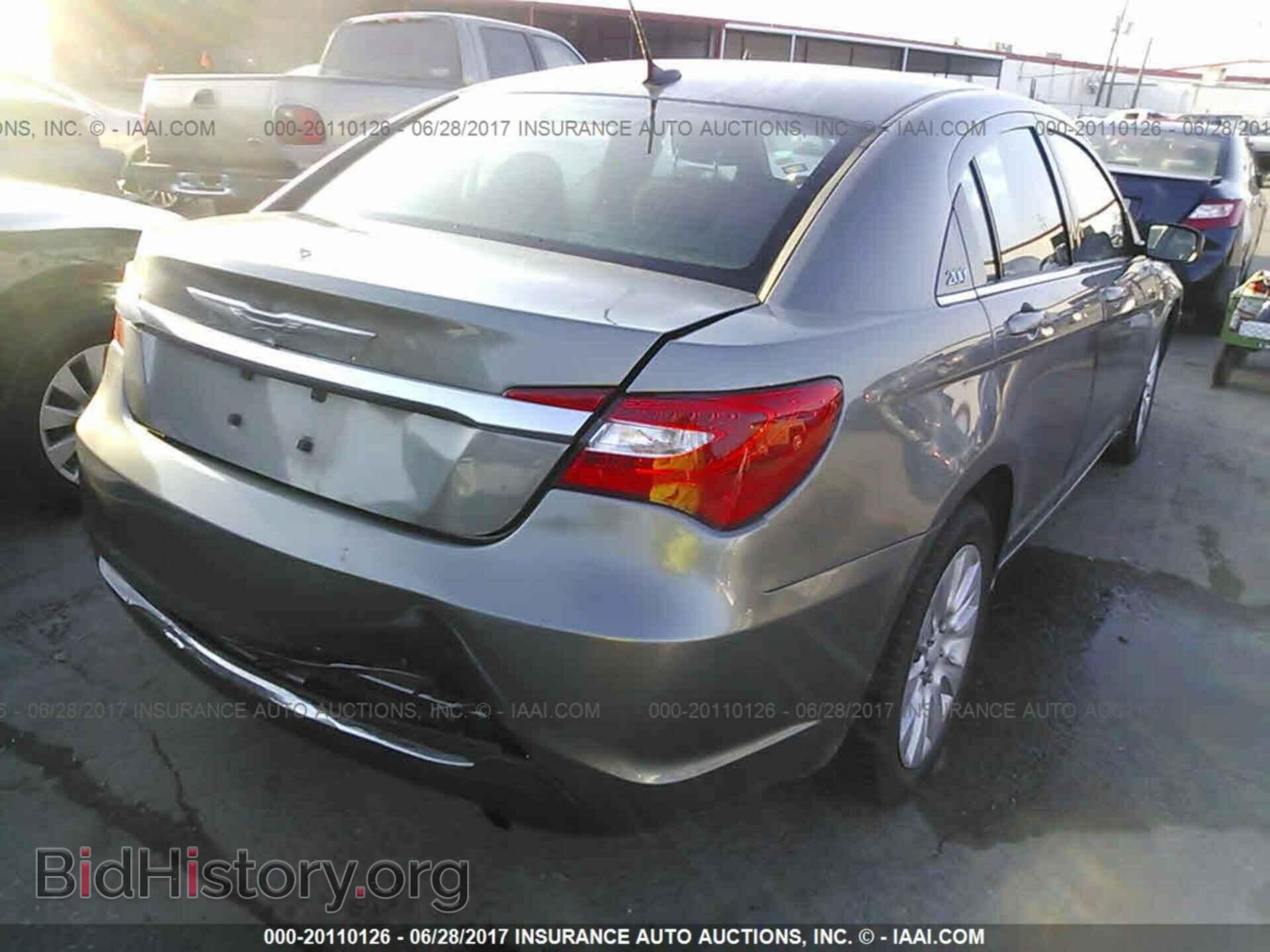 2012 Chrysler 200 - VIN: 1C3CCBAB8CN268421 - Photo 4
