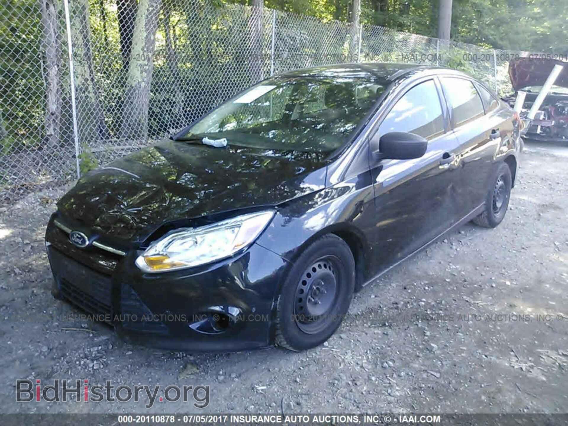 2013 Ford Focus - VIN: 1FADP3E22DL166605 - Photo 2
