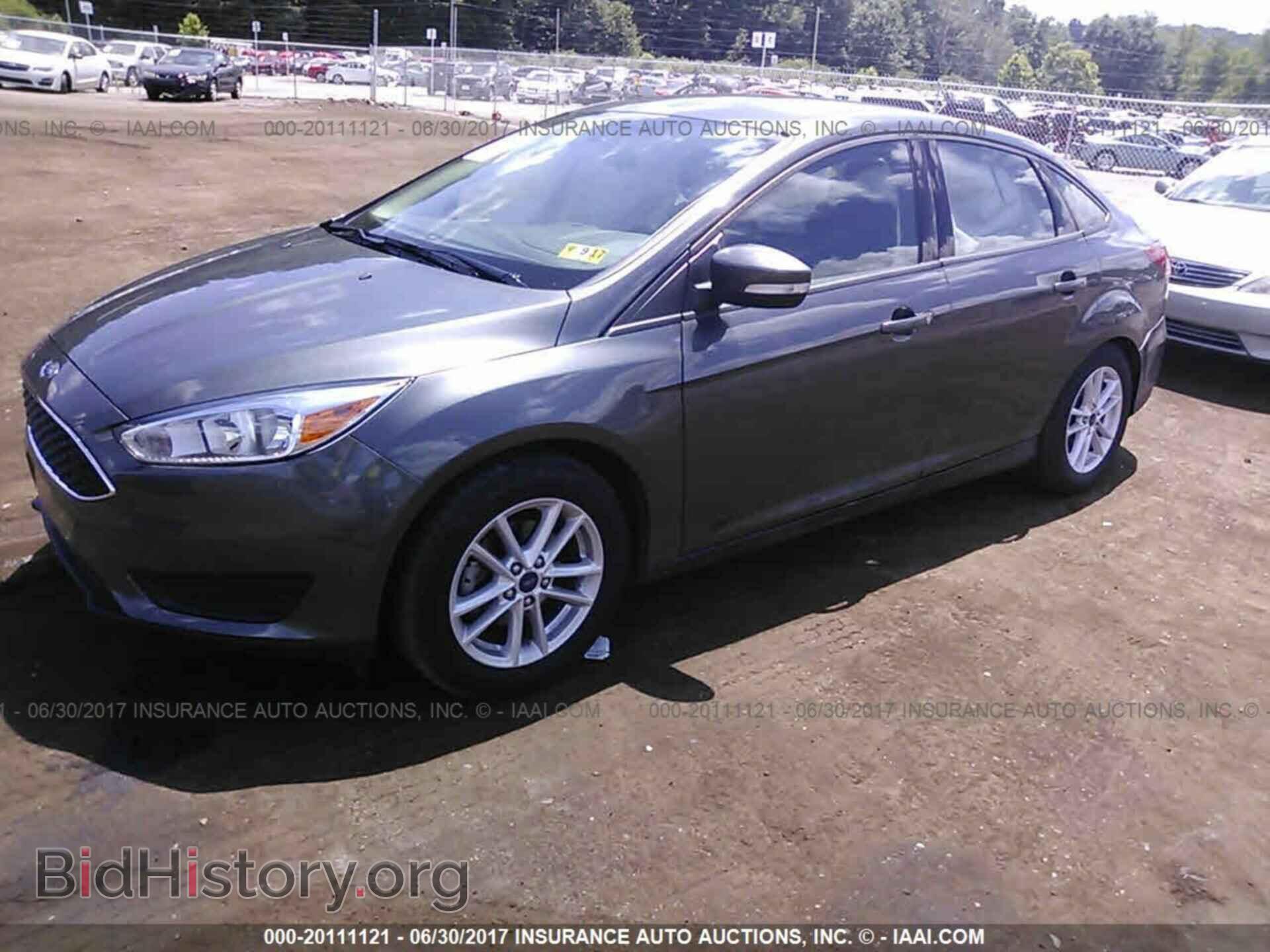2016 Ford Focus - VIN: 1FADP3F21GL377989 - Photo 2