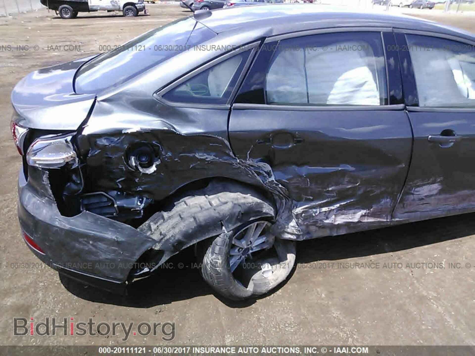 2016 Ford Focus - VIN: 1FADP3F21GL377989 - Photo 6
