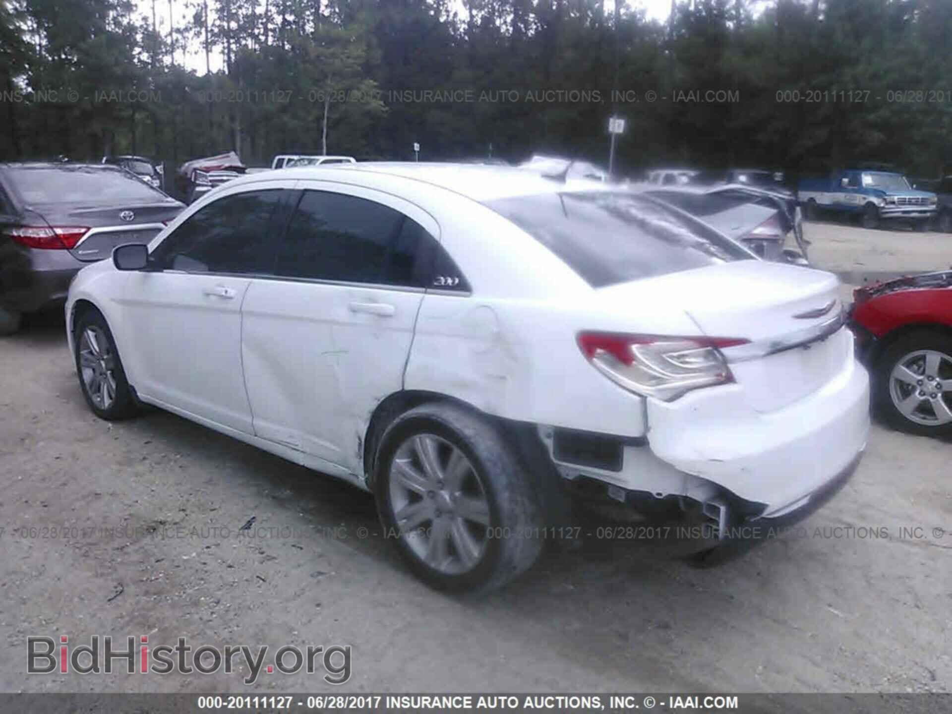 2013 Chrysler 200 - VIN: 1C3CCBAB6DN685621 - Фото 3