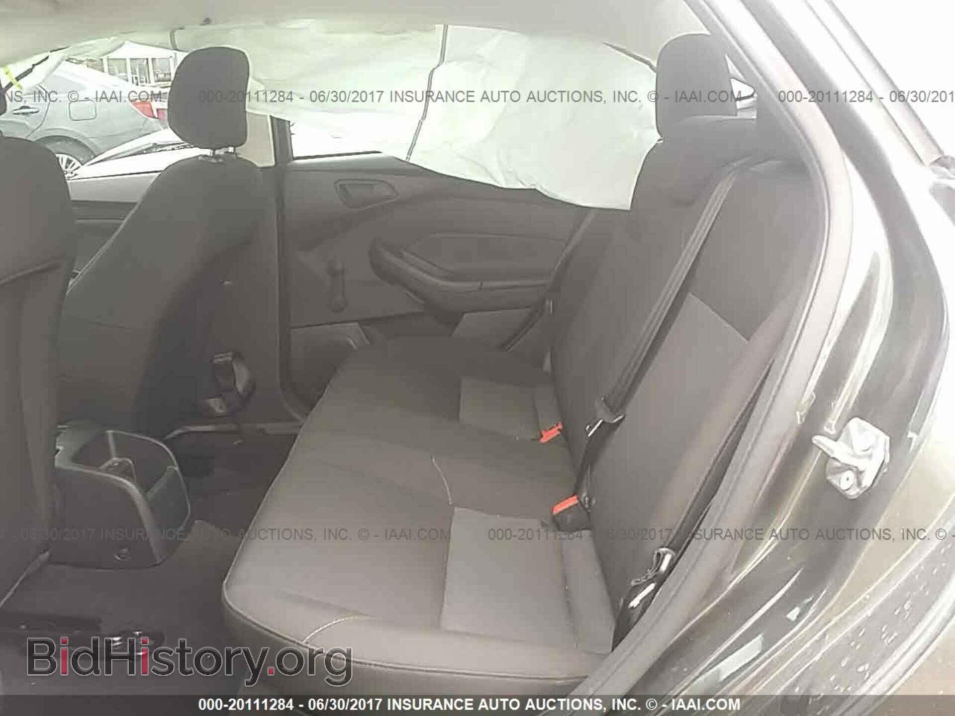 2015 Ford Focus - VIN: 1FADP3E28FL238393 - Photo 8