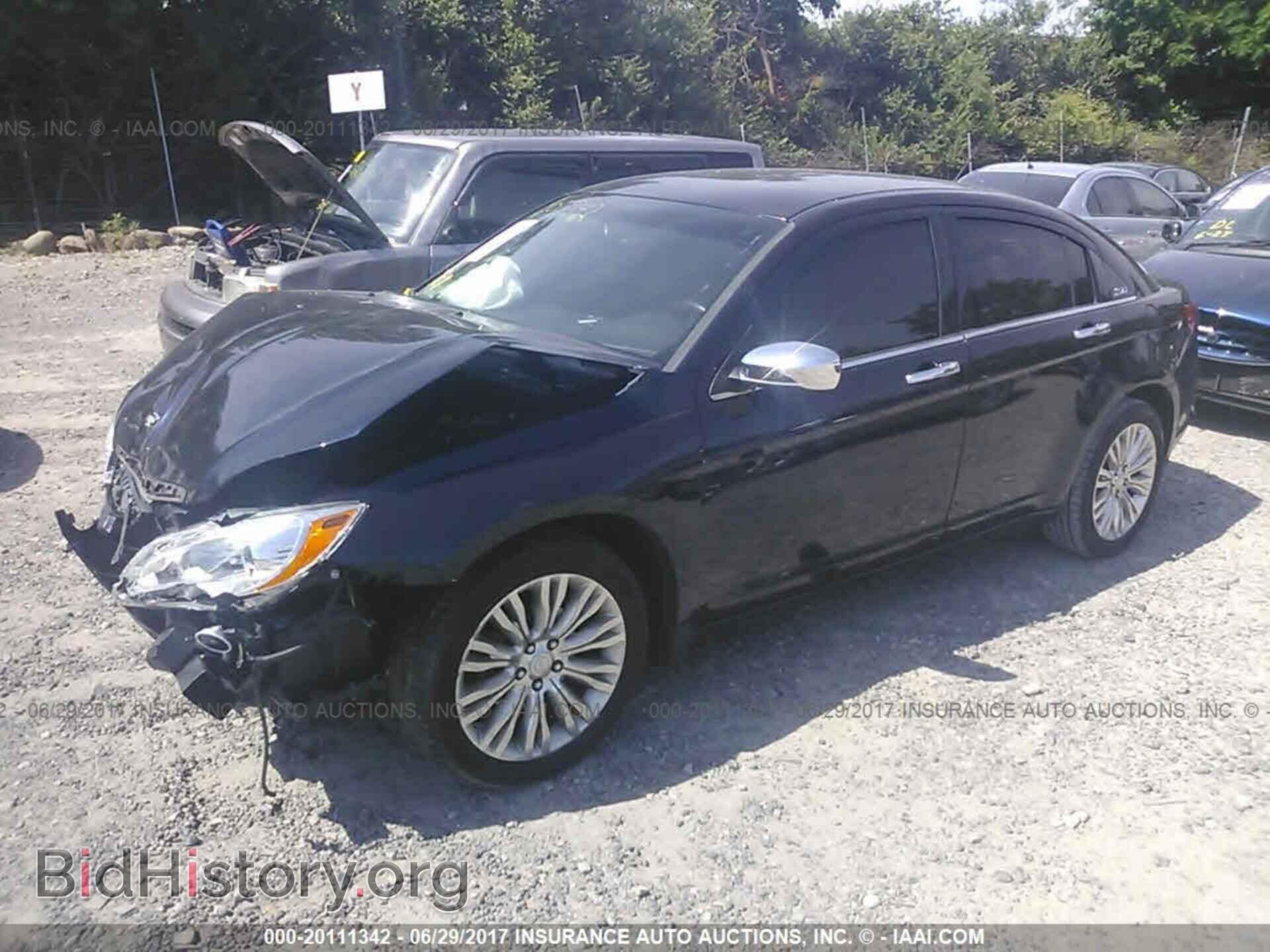 2011 Chrysler 200 - VIN: 1C3BC2FGXBN594459 - Photo 2