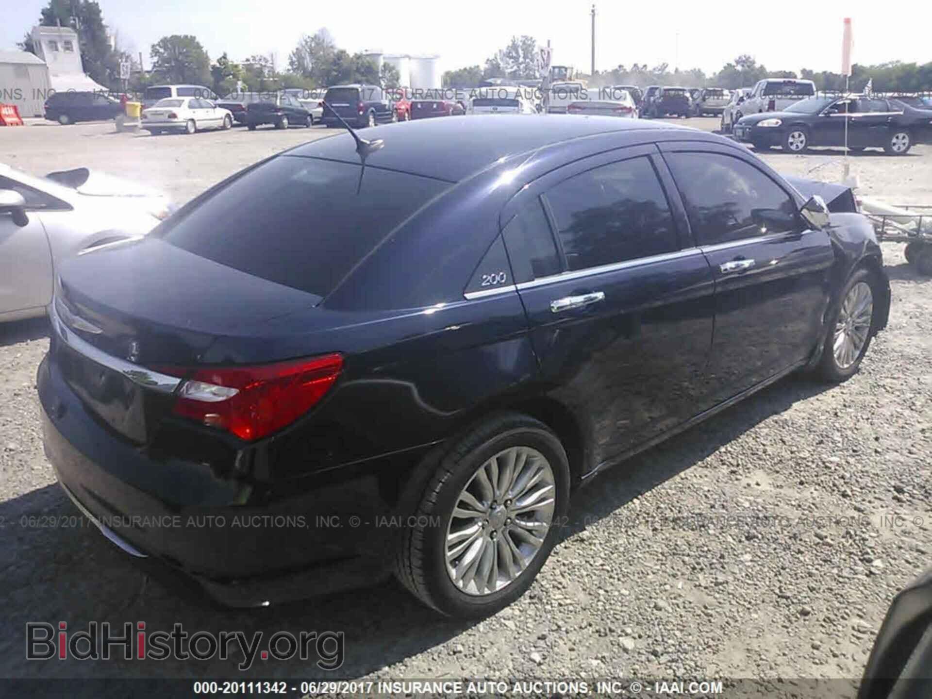 2011 Chrysler 200 - VIN: 1C3BC2FGXBN594459 - Photo 4