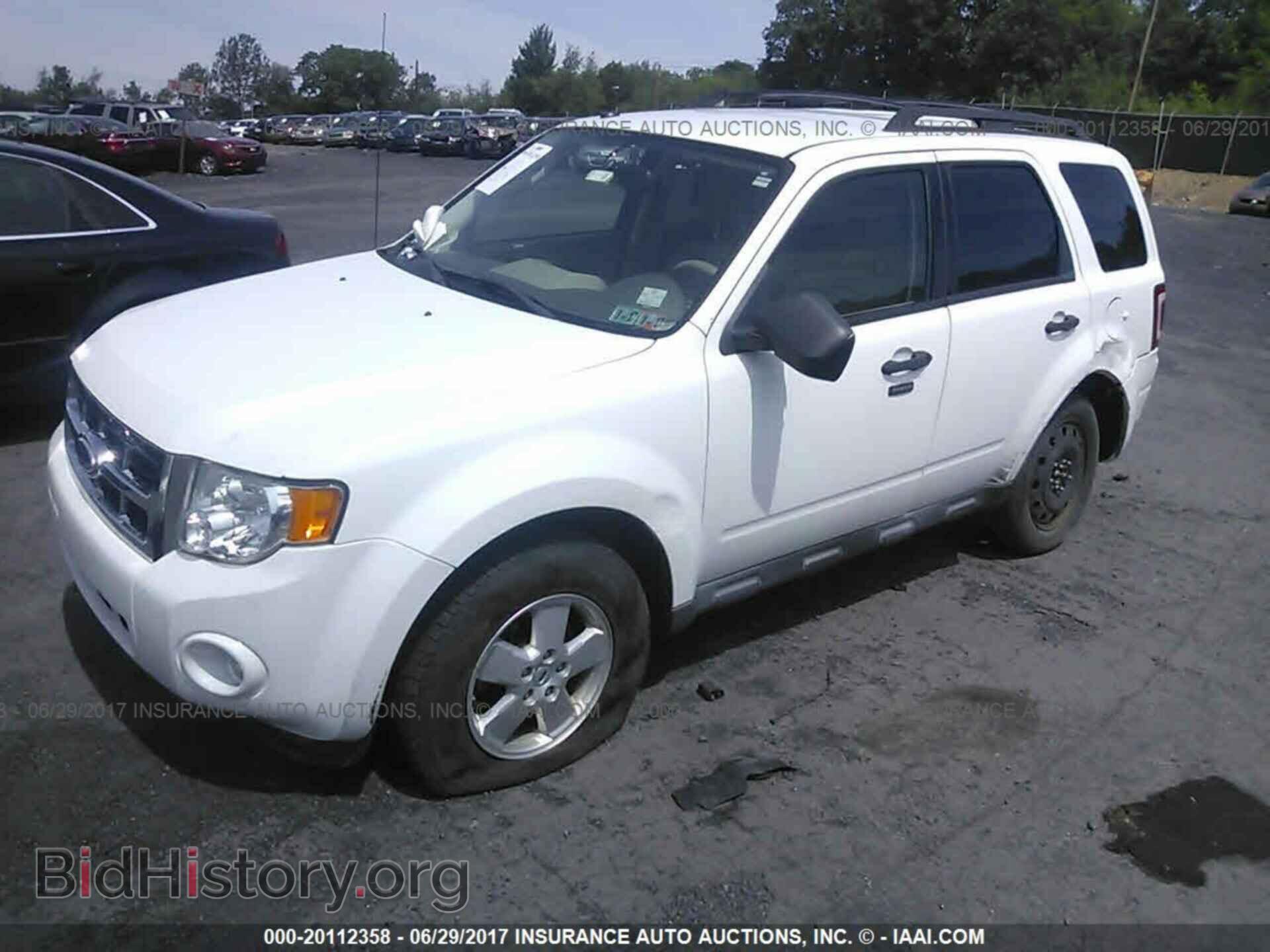 2011 Ford Escape - VIN: 1FMCU9DG0BKC66862 - Photo 2