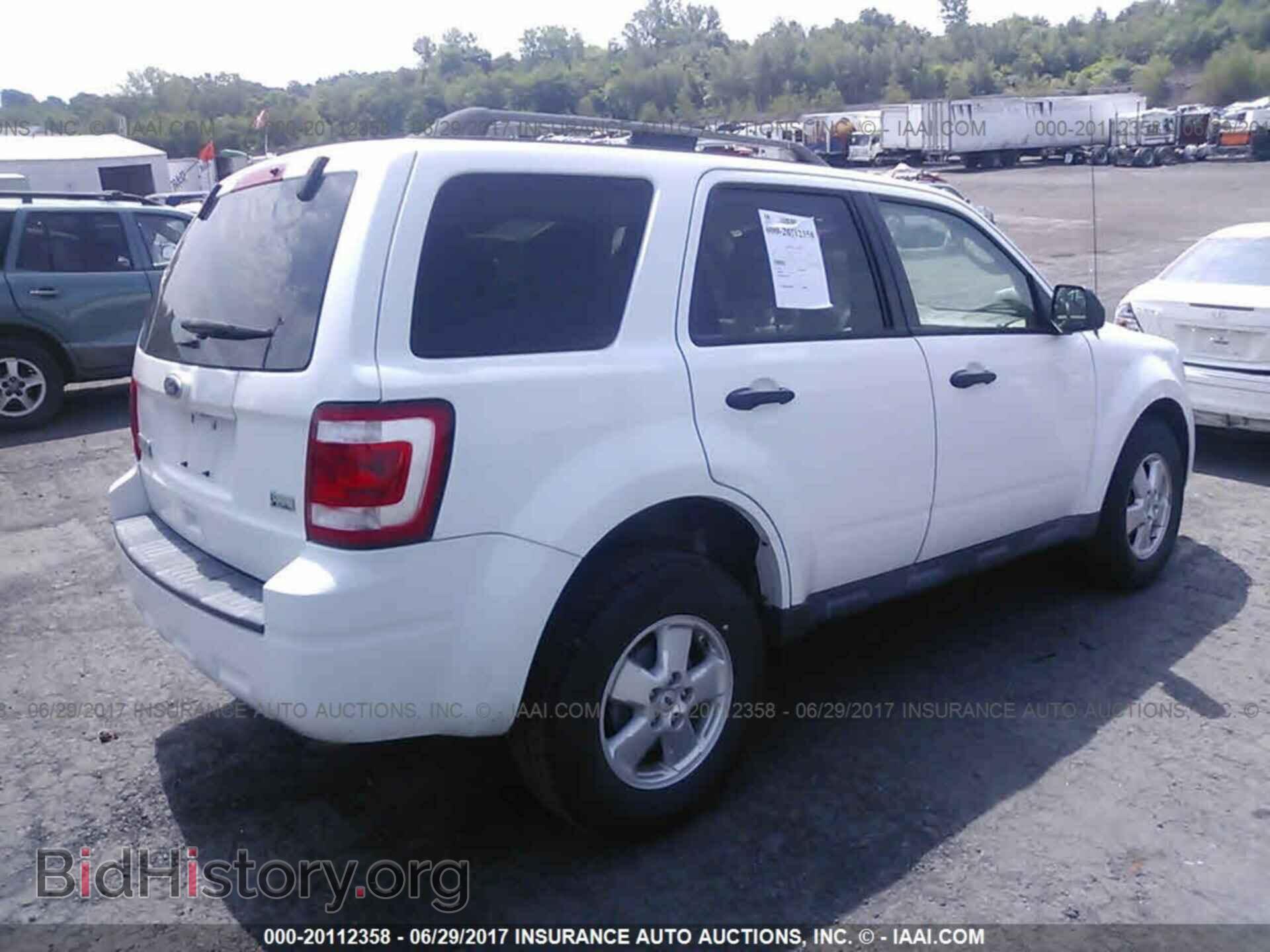 2011 Ford Escape - VIN: 1FMCU9DG0BKC66862 - Photo 4