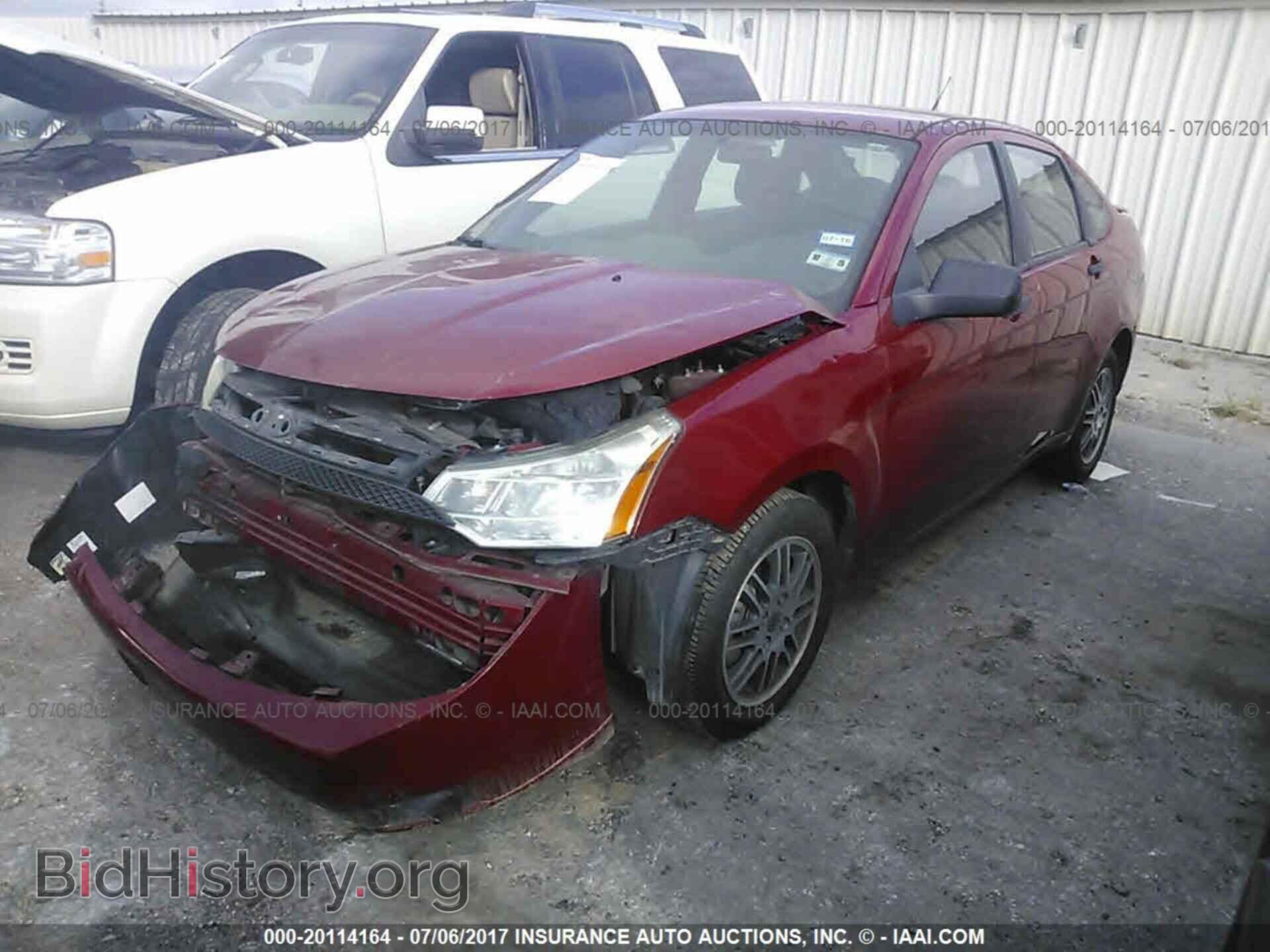 2011 Ford Focus - VIN: 1FAHP3FN8BW179249 - Фото 2
