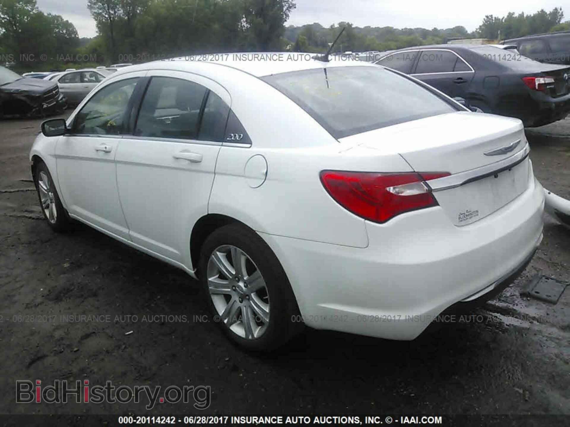 2013 Chrysler 200 - VIN: 1C3CCBAB0DN640707 - Photo 3