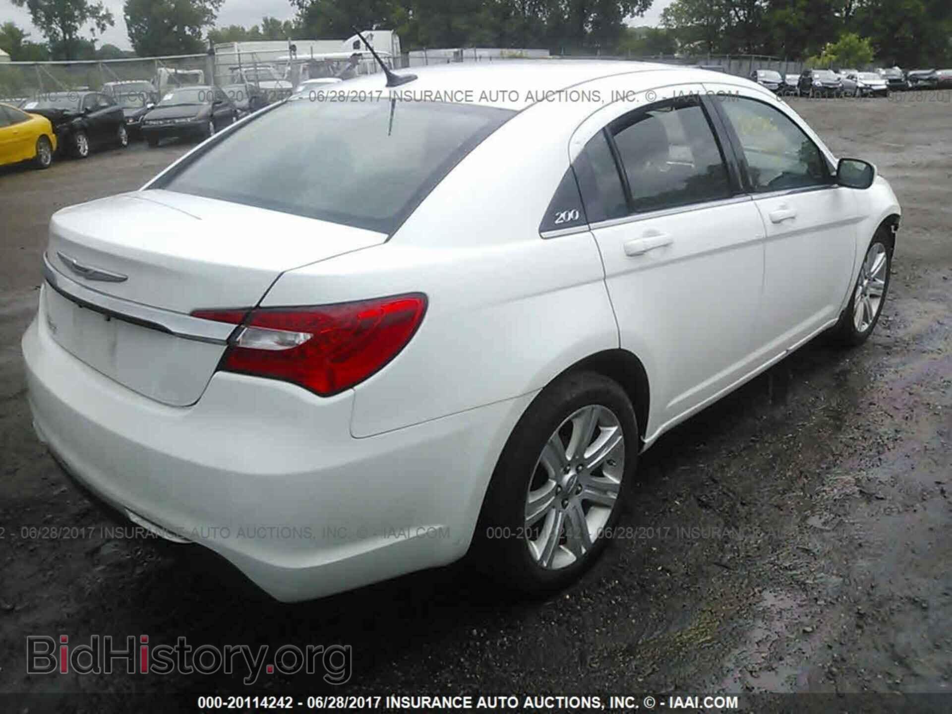 2013 Chrysler 200 - VIN: 1C3CCBAB0DN640707 - Photo 4