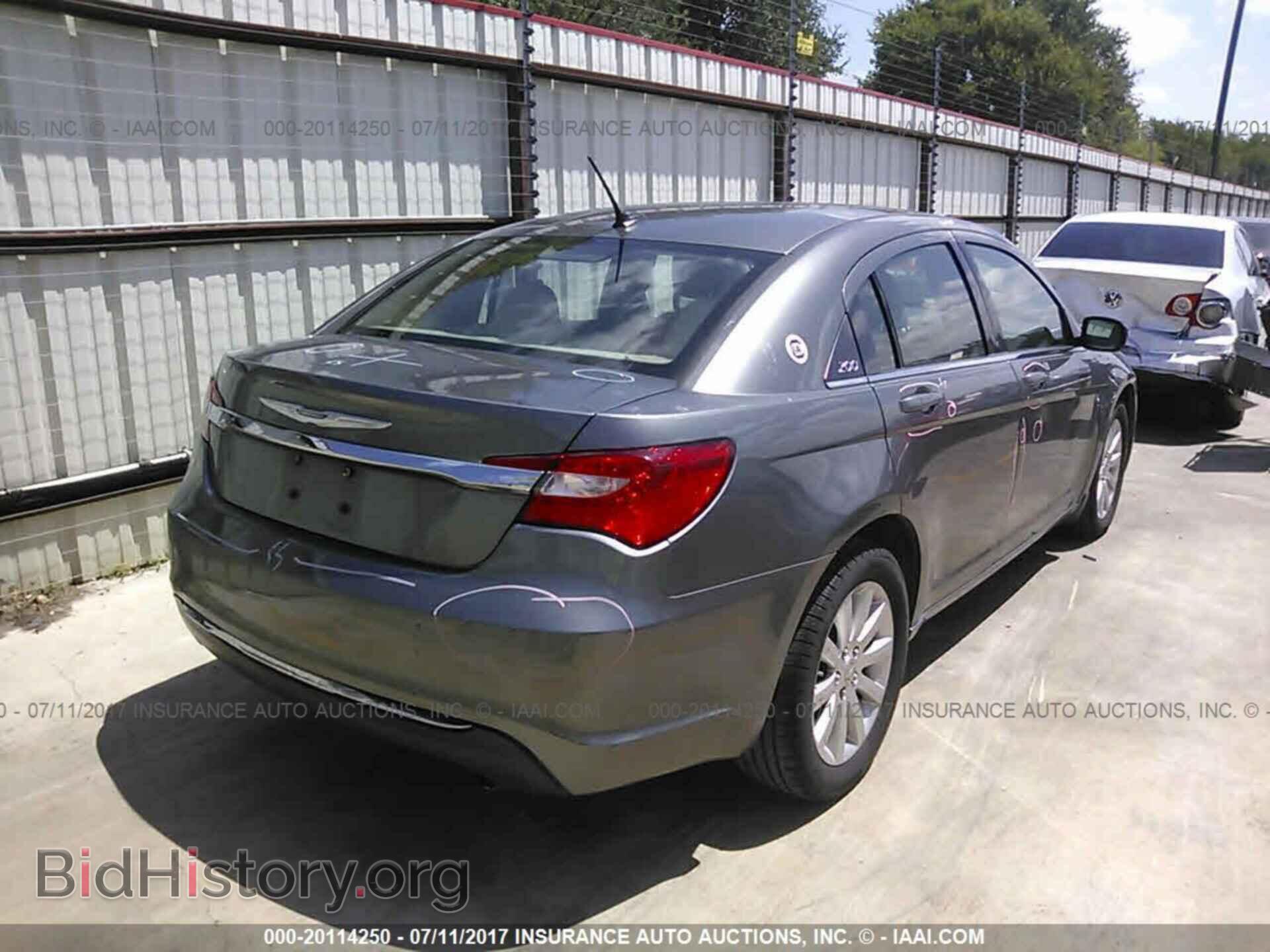 2012 Chrysler 200 - VIN: 1C3CCBBG4CN164616 - Фото 4