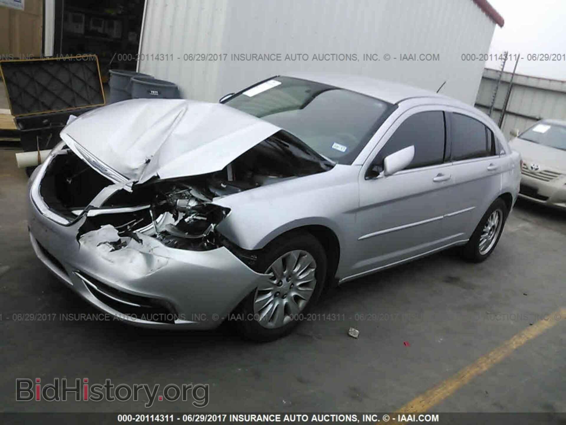 2012 Chrysler 200 - VIN: 1C3CCBAB9CN273336 - Фото 2