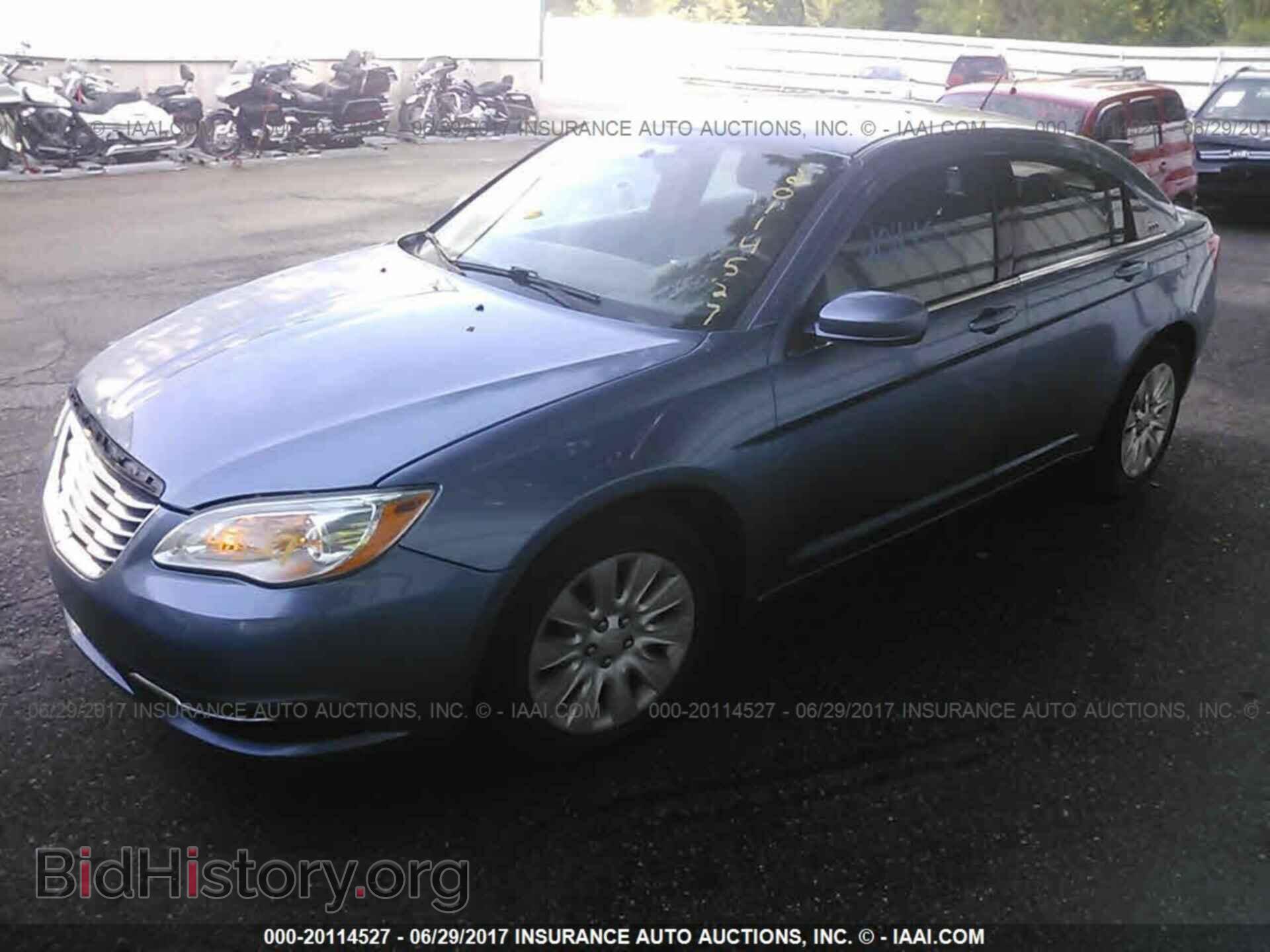 2011 Chrysler 200 - VIN: 1C3BC4FB8BN592144 - Photo 2