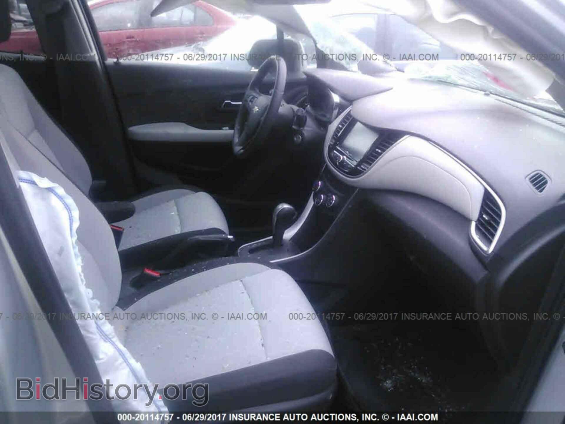 2017 Chevrolet Trax - VIN: 3GNCJLSB3HL226081 - Photo 5