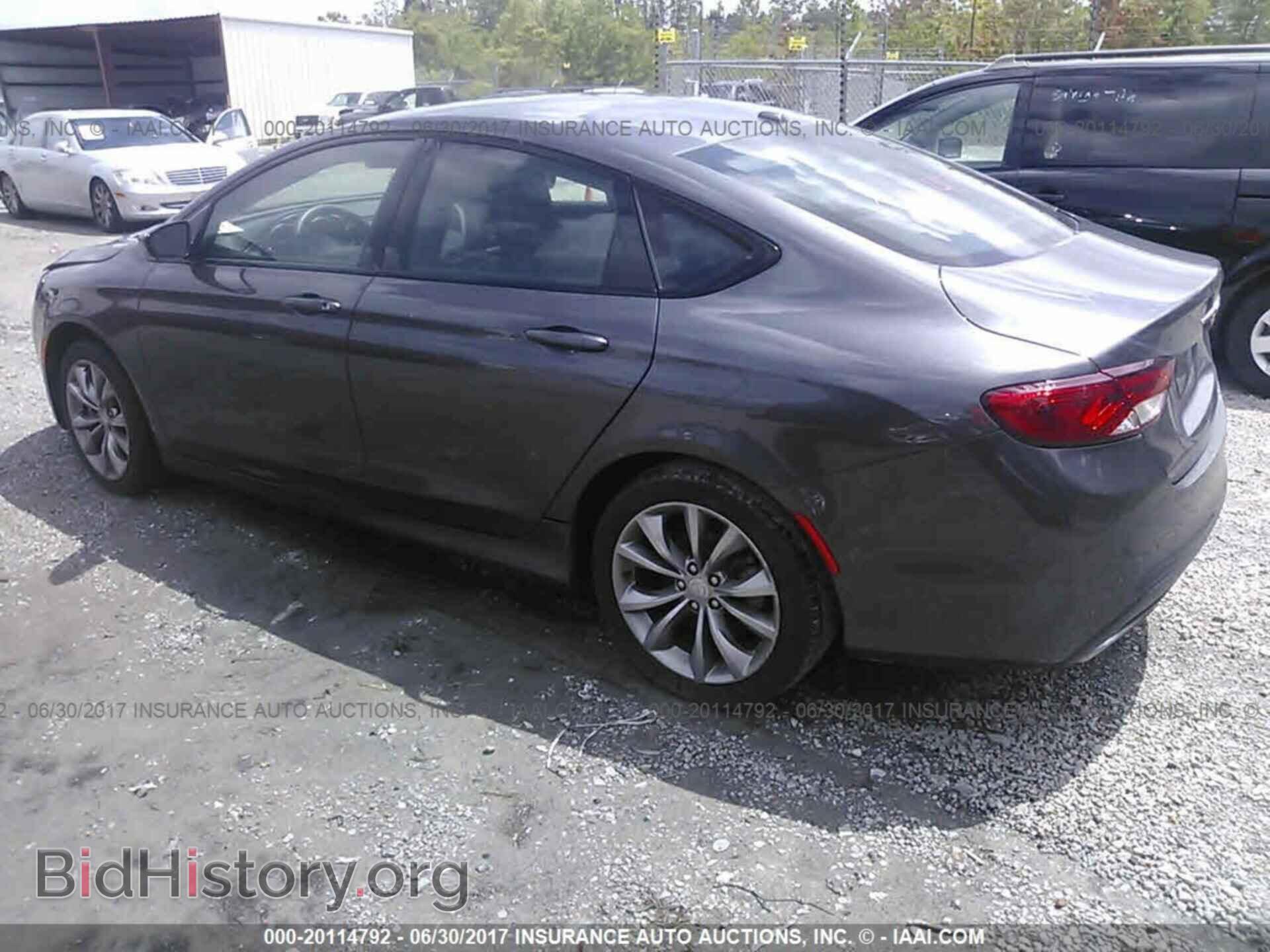 2016 Chrysler 200 - VIN: 1C3CCCBB5GN147680 - Photo 3