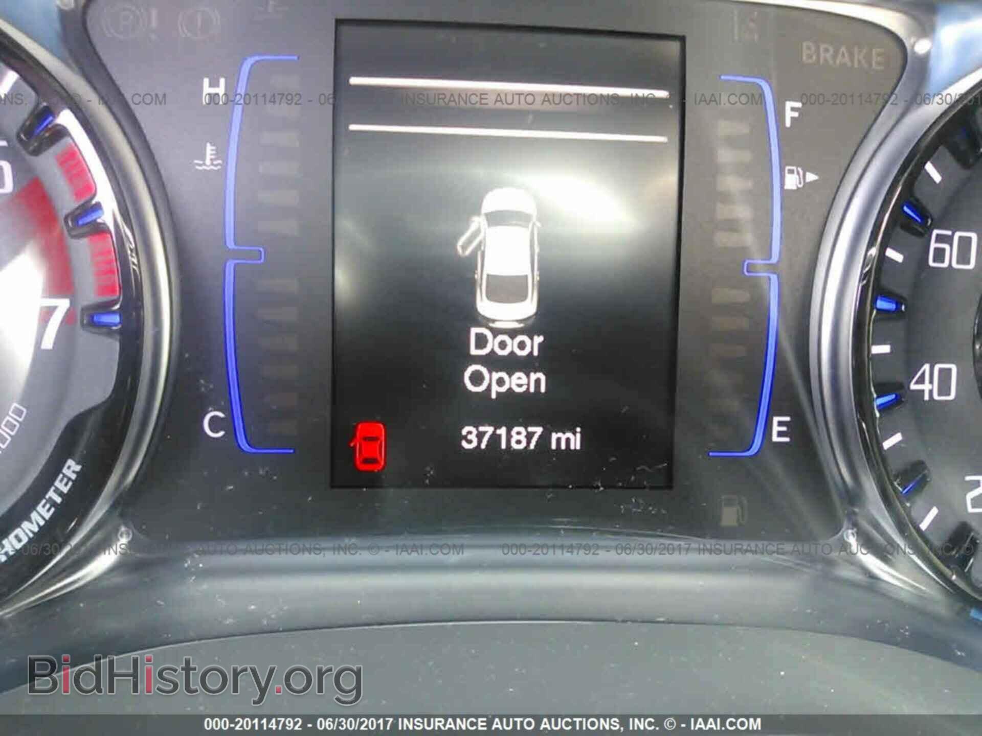 2016 Chrysler 200 - VIN: 1C3CCCBB5GN147680 - Photo 7