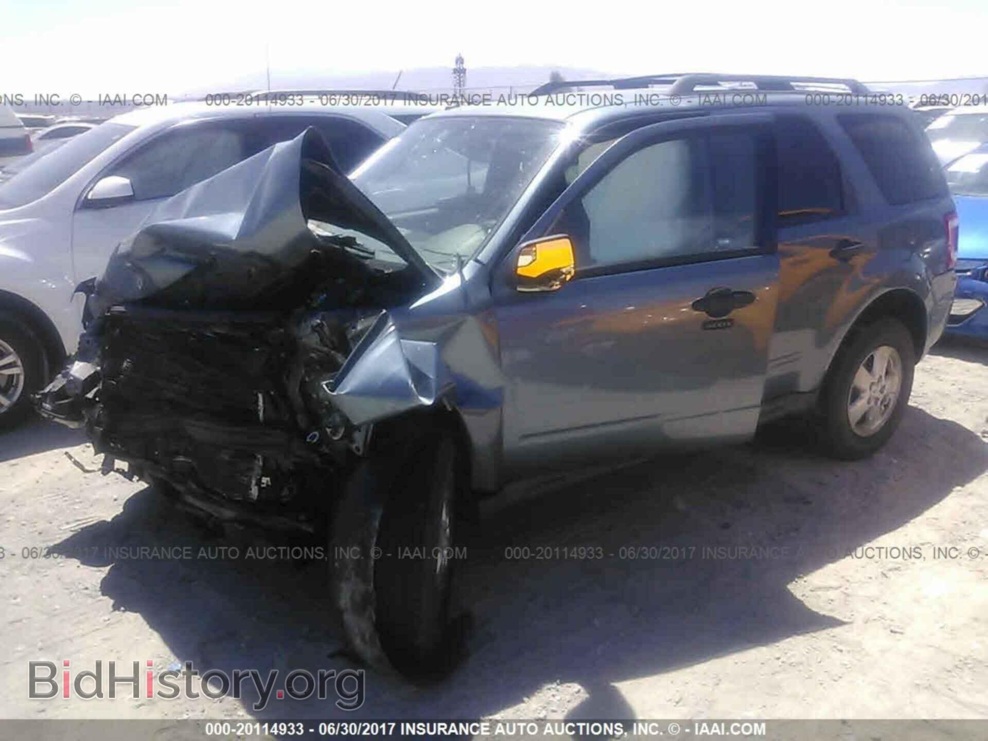 2012 Ford Escape - VIN: 1FMCU0DG6CKA29225 - Photo 2