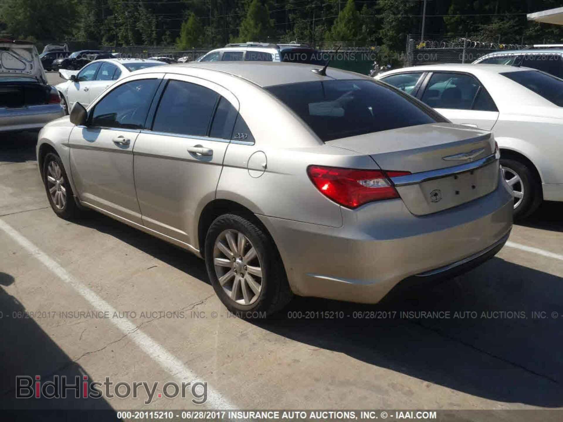 2013 Chrysler 200 - VIN: 1C3CCBBB6DN726442 - Фото 3