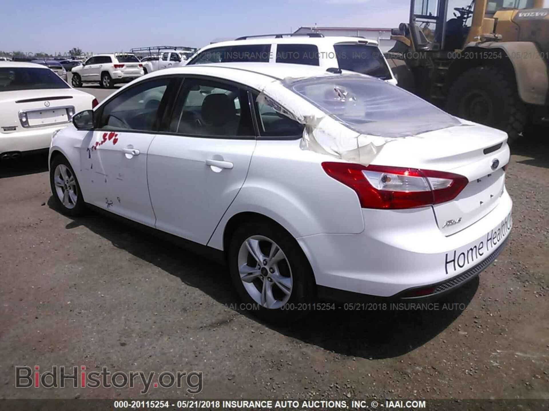 2014 Ford Focus - VIN: 1FADP3F2XEL431366 - Photo 3