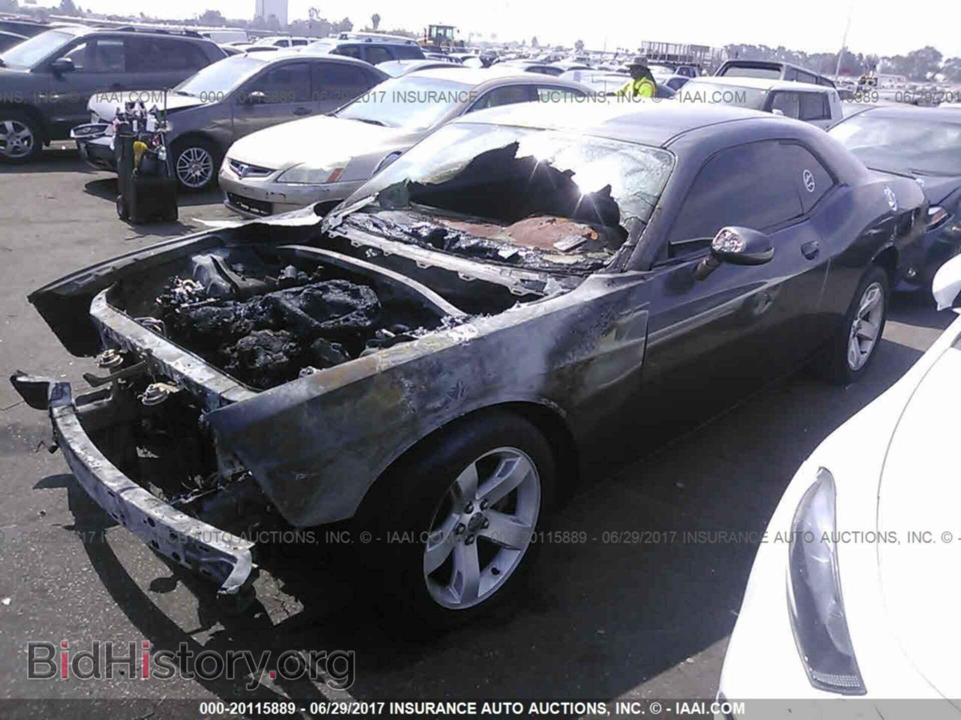 2014 Dodge Challenger - VIN: 2C3CDYAG6EH133865 - Photo 2