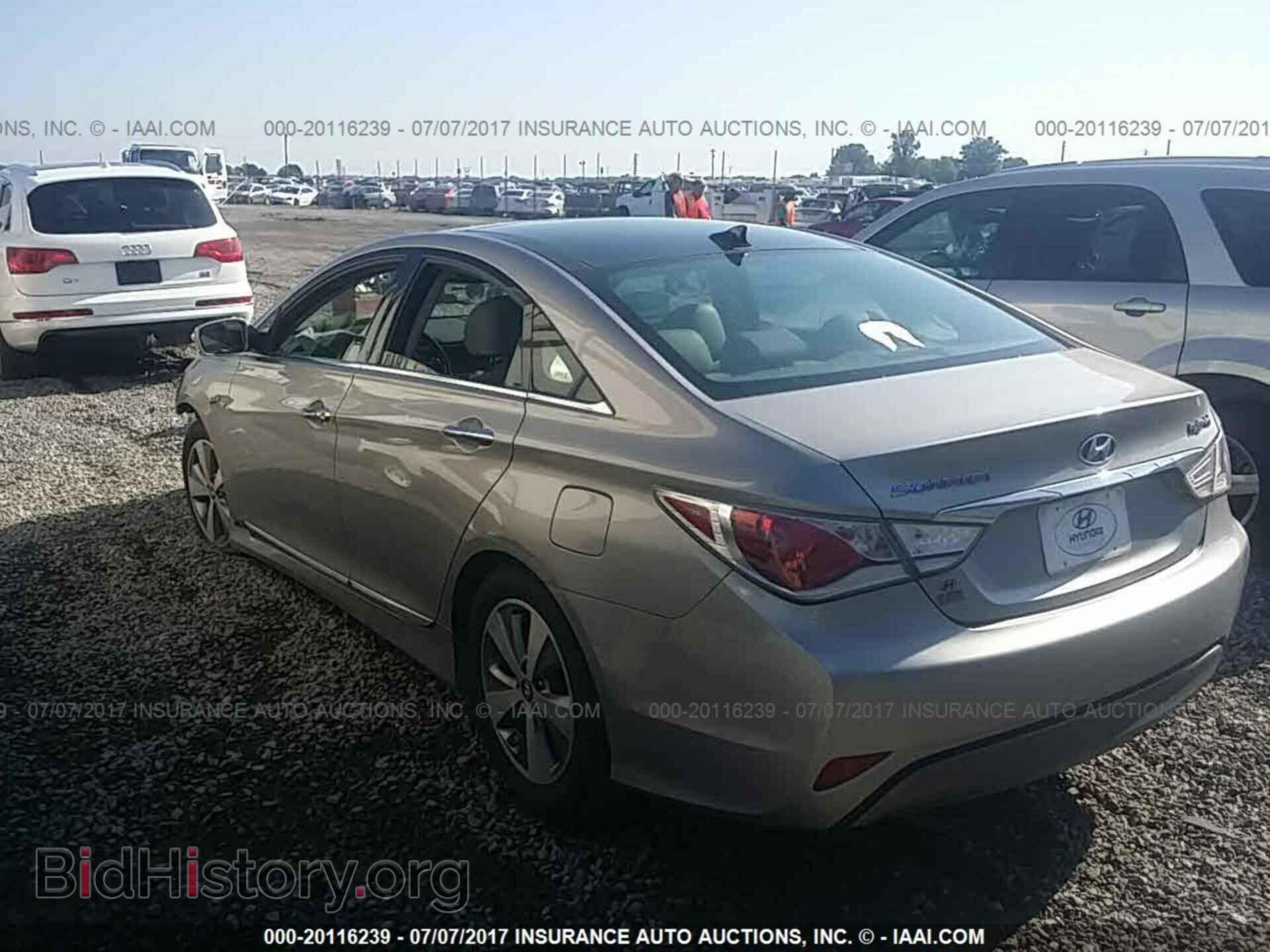 2012 Hyundai Sonata - VIN: KMHEC4A41CA046520 - Фото 3