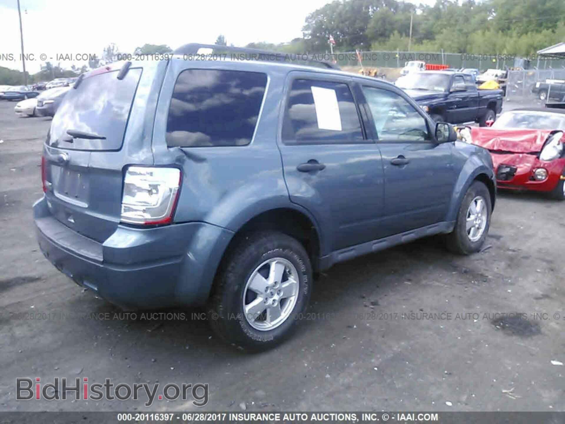 2011 Ford Escape - VIN: 1FMCU9D78BKC47637 - Photo 4