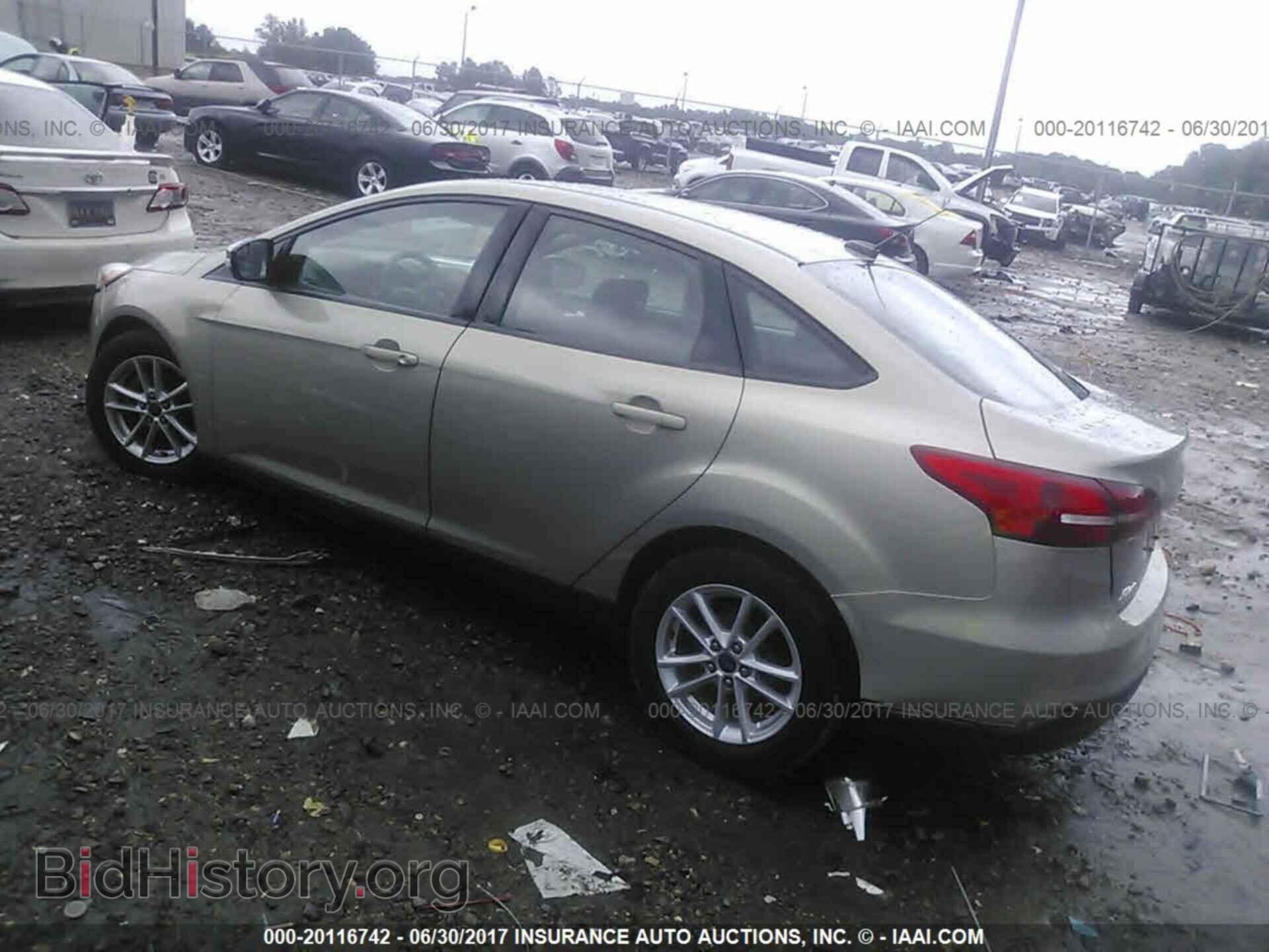 2015 Ford Focus - VIN: 1FADP3F26FL205519 - Photo 3