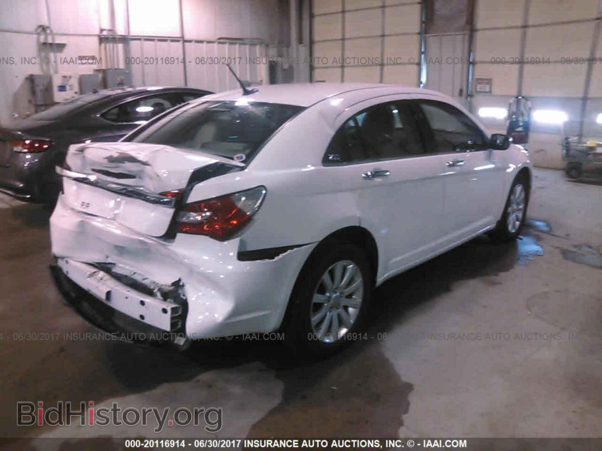 2013 Chrysler 200 - VIN: 1C3CCBCG4DN603782 - Photo 4