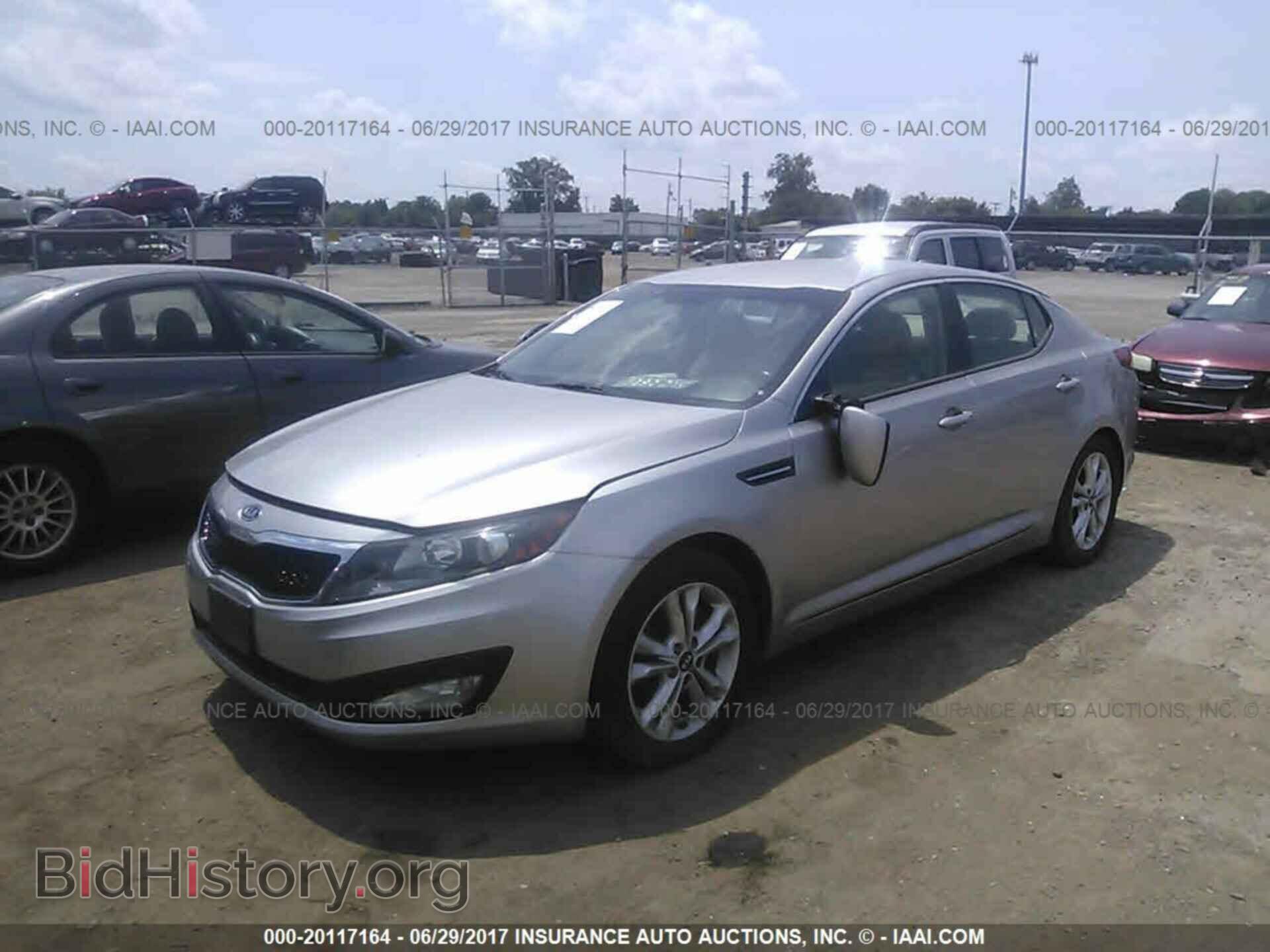 2011 Kia Optima - VIN: KNAGN4A76B5081835 - Фото 2