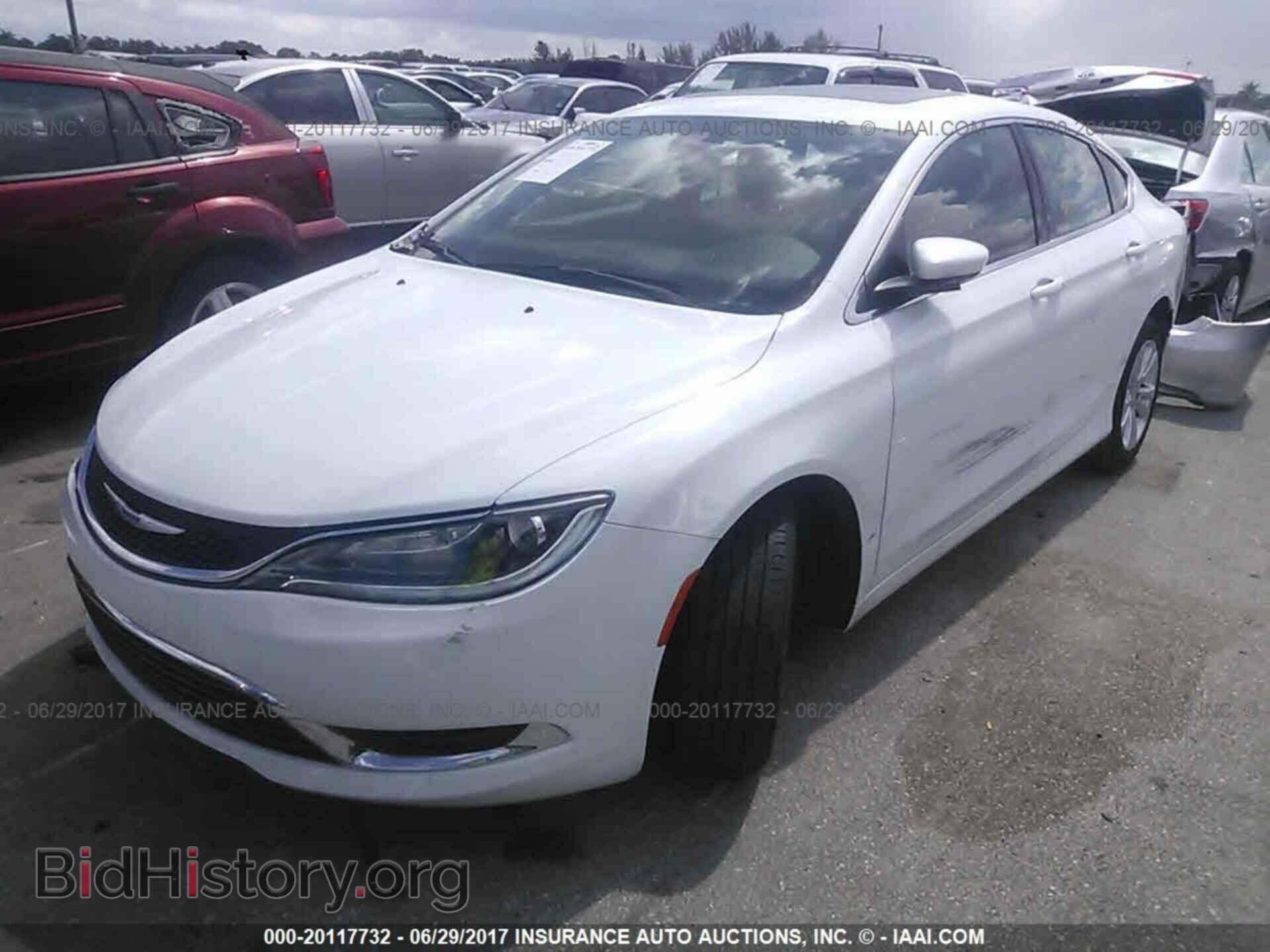 2016 Chrysler 200 - VIN: 1C3CCCAB5GN111666 - Photo 2