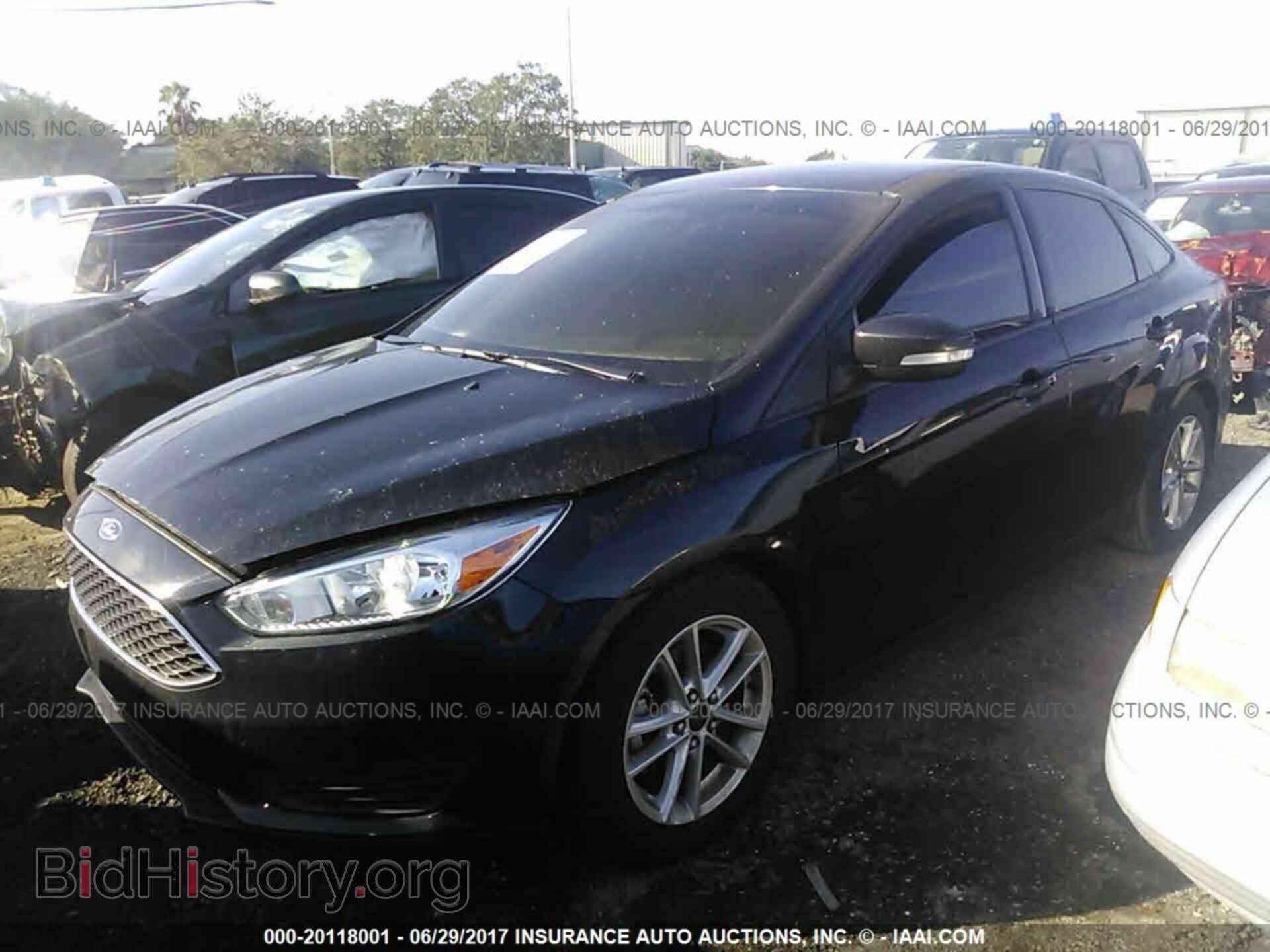 2015 Ford Focus - VIN: 1FADP3F24FL382151 - Photo 2