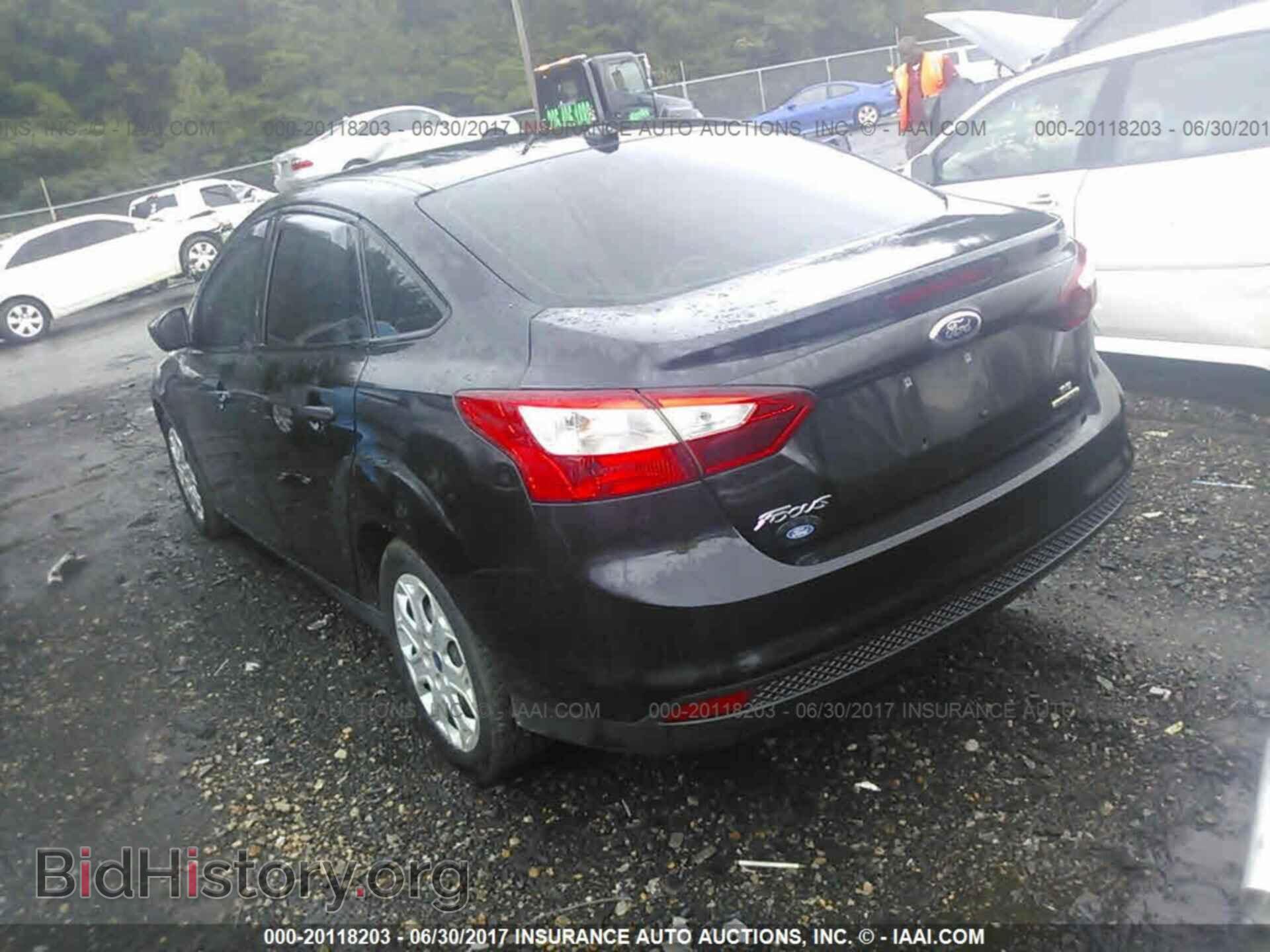 2012 Ford Focus - VIN: 1FAHP3F28CL369870 - Photo 3