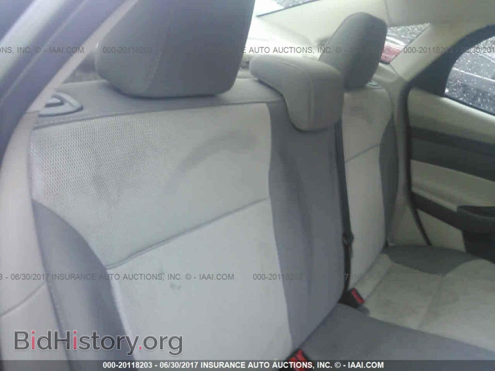 2012 Ford Focus - VIN: 1FAHP3F28CL369870 - Photo 8