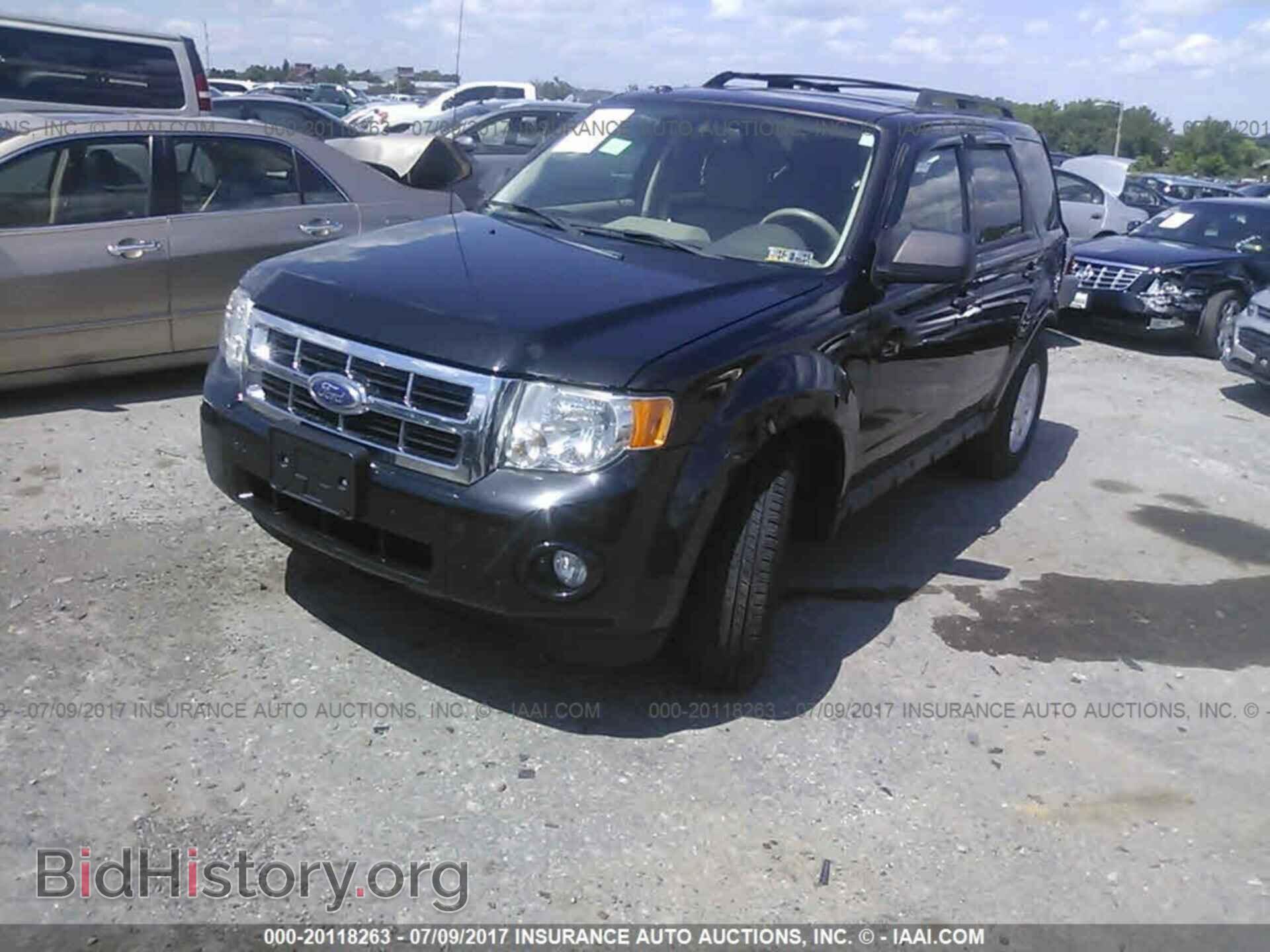 2011 Ford Escape - VIN: 1FMCU9D74BKC35498 - Photo 2