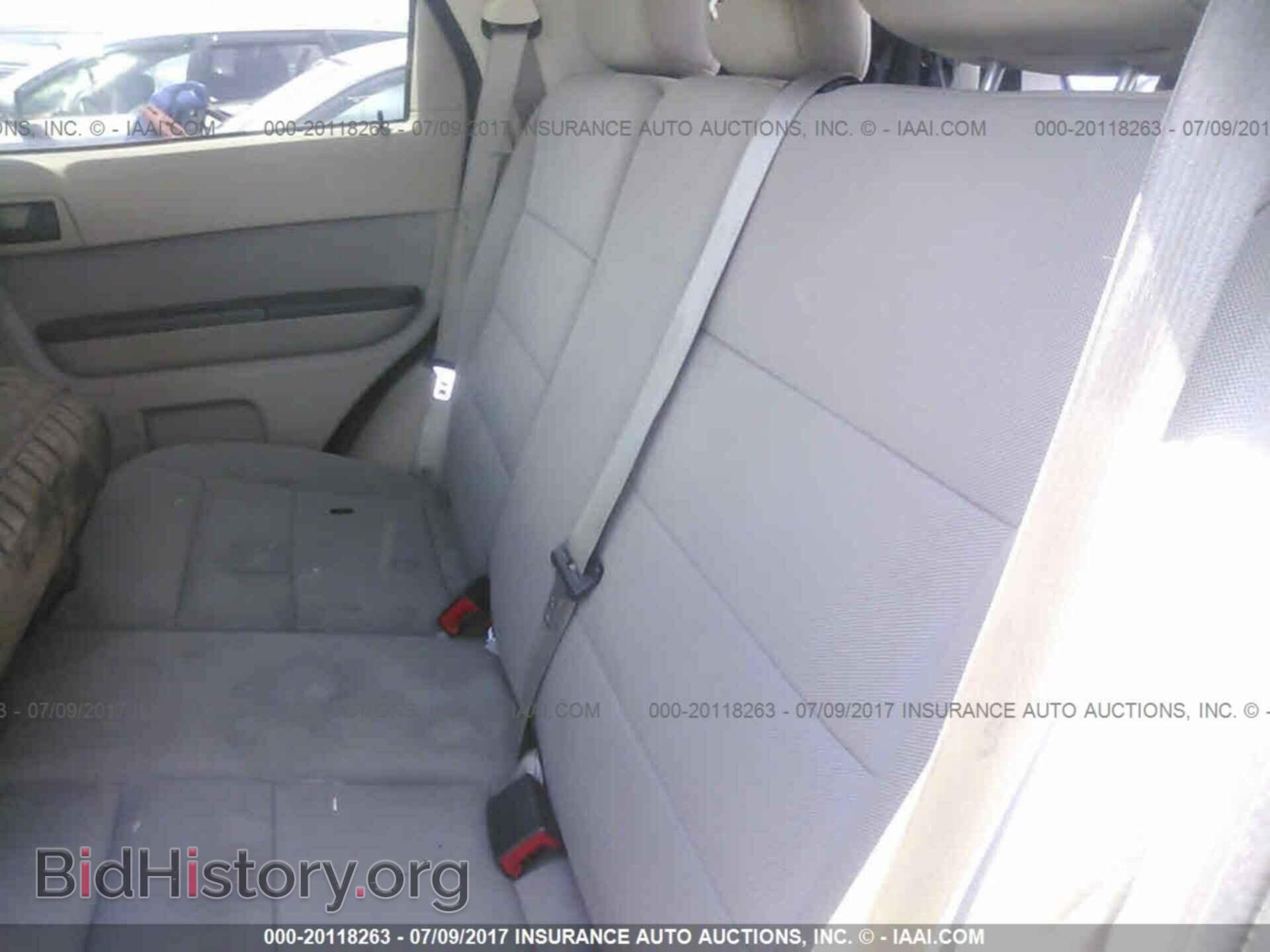 2011 Ford Escape - VIN: 1FMCU9D74BKC35498 - Photo 8