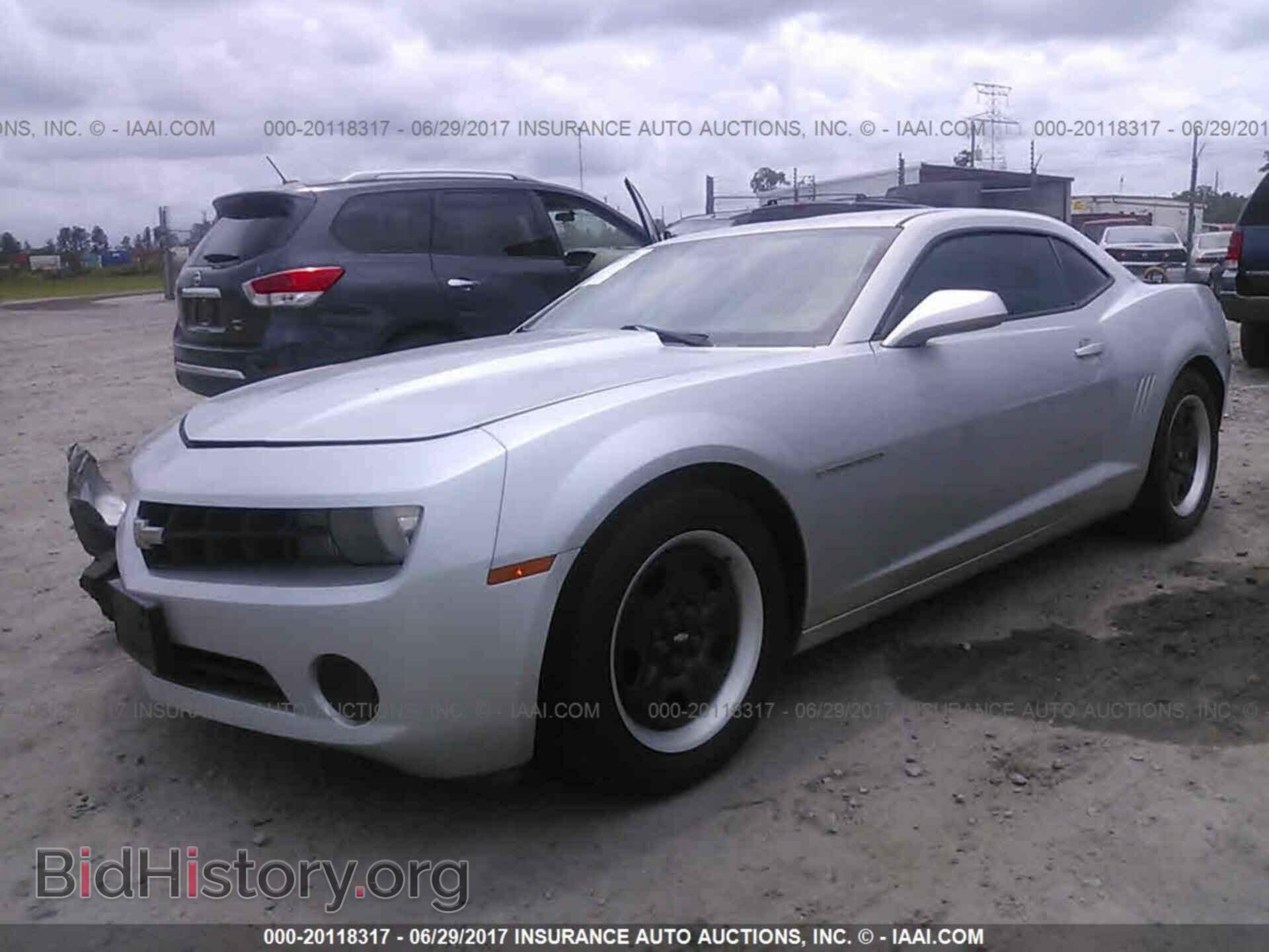 2011 Chevrolet Camaro - VIN: 2G1FE1ED9B9209638 - Фото 2