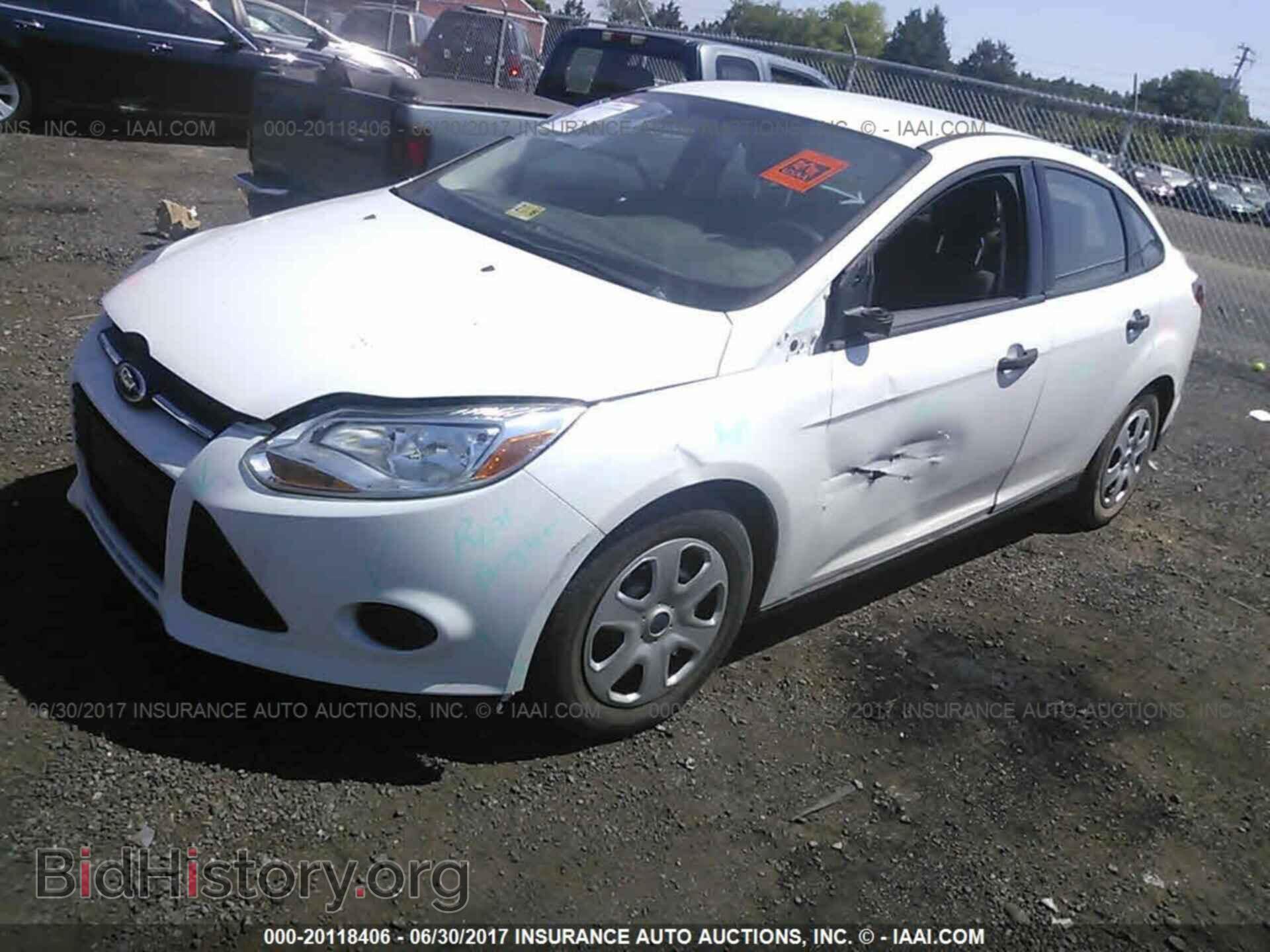 2012 Ford Focus - VIN: 1FAHP3E26CL472867 - Photo 2