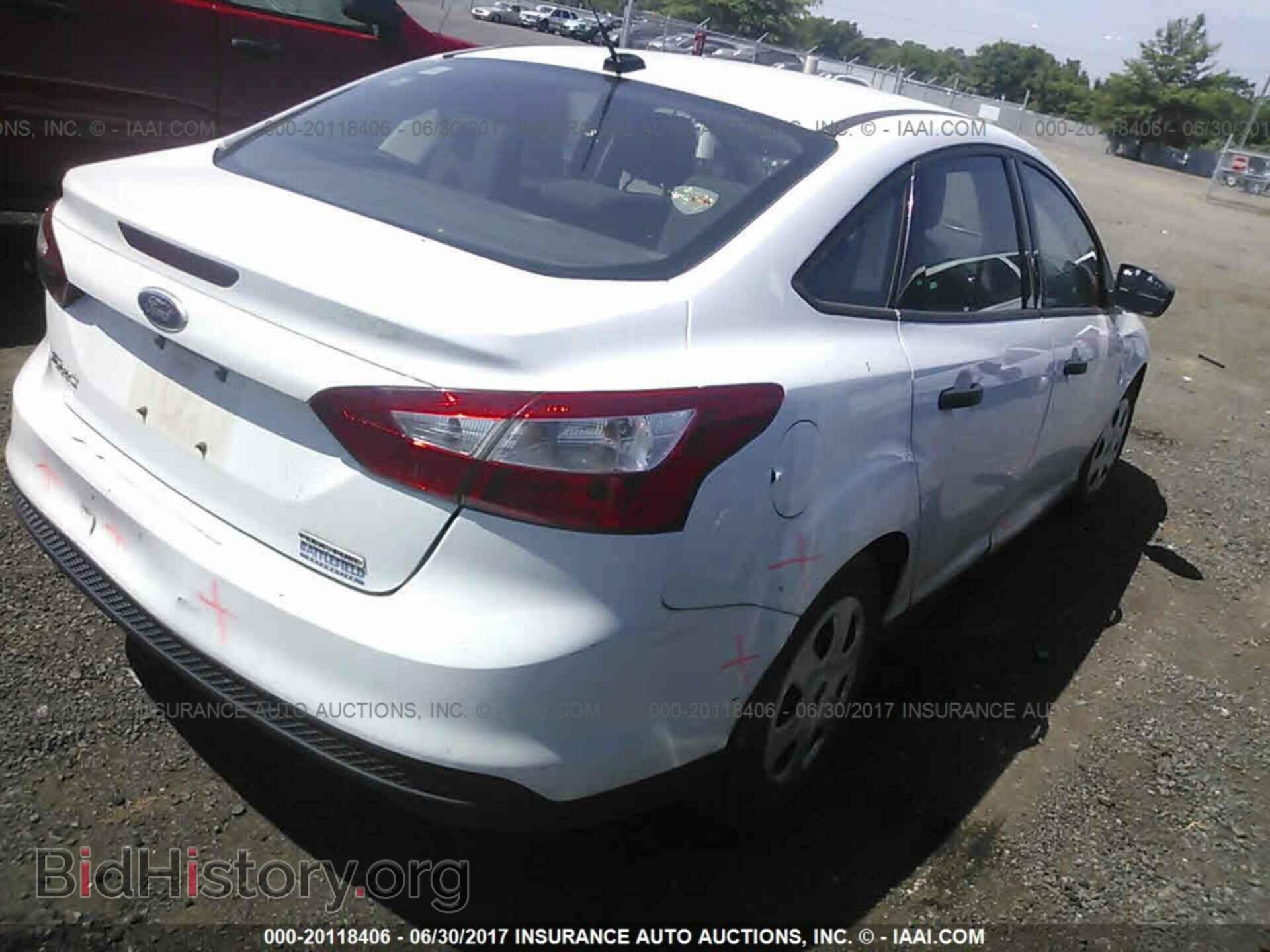 2012 Ford Focus - VIN: 1FAHP3E26CL472867 - Photo 4