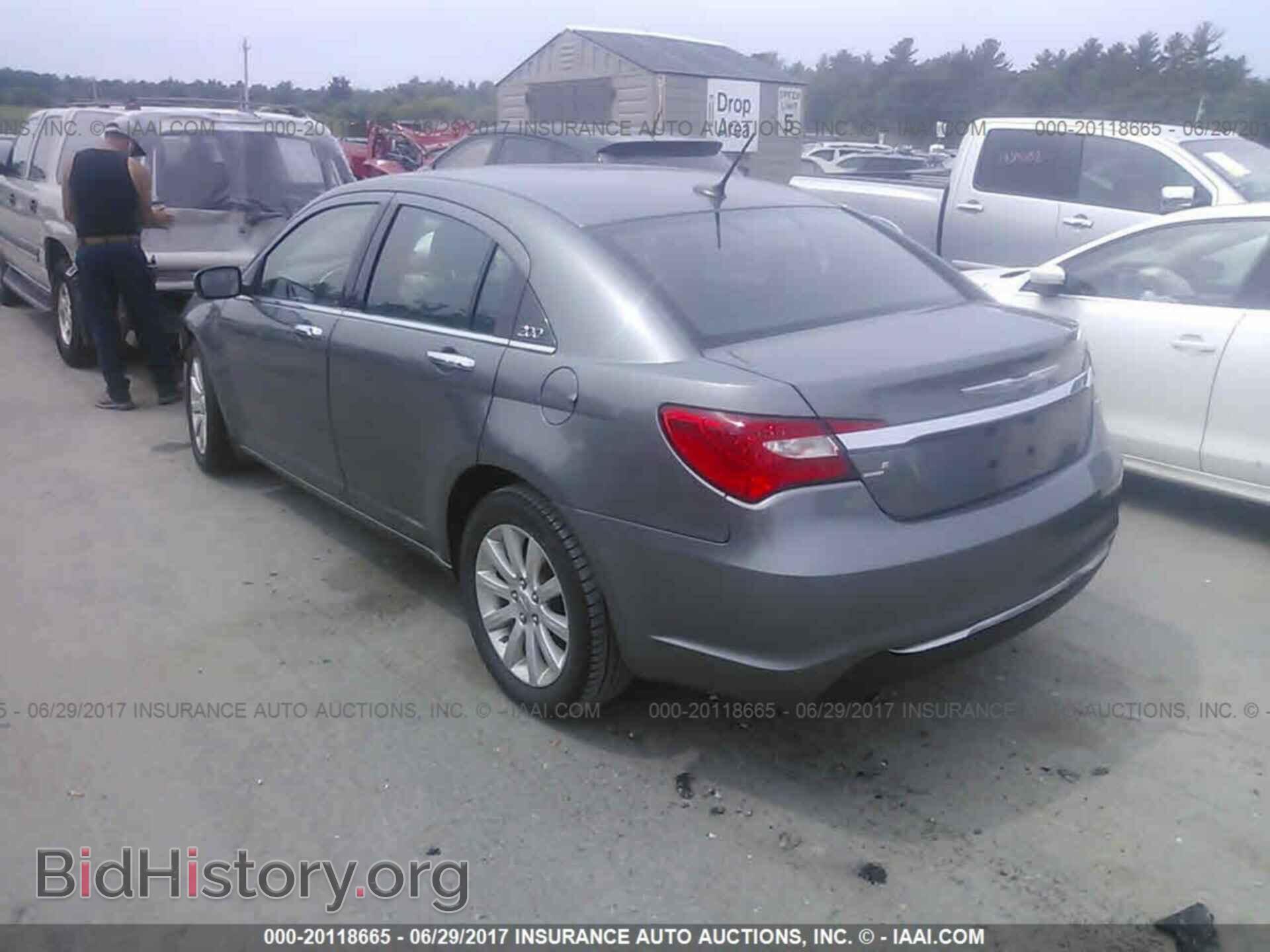 2013 Chrysler 200 - VIN: 1C3CCBCG4DN507652 - Photo 3