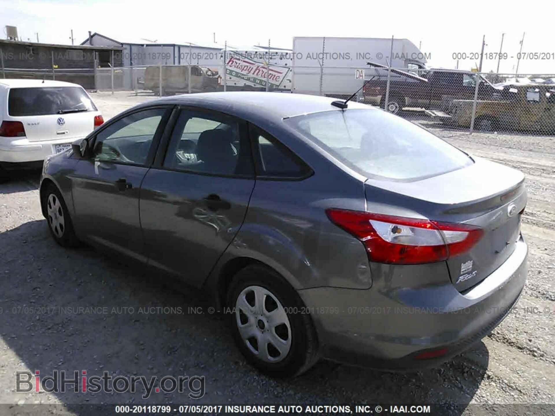 2012 Ford Focus - VIN: 1FAHP3E2XCL409738 - Photo 3