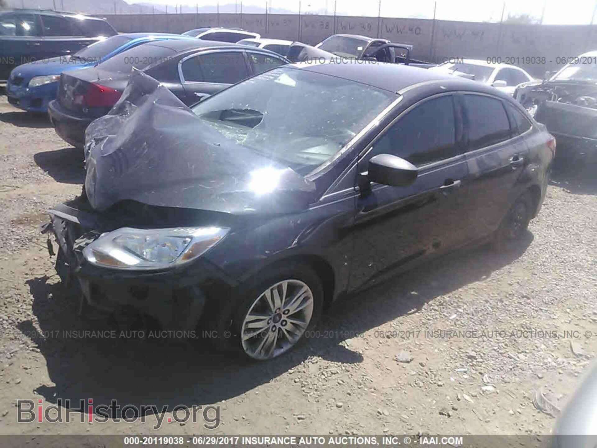 2012 Ford Focus - VIN: 1FAHP3E27CL477639 - Photo 2