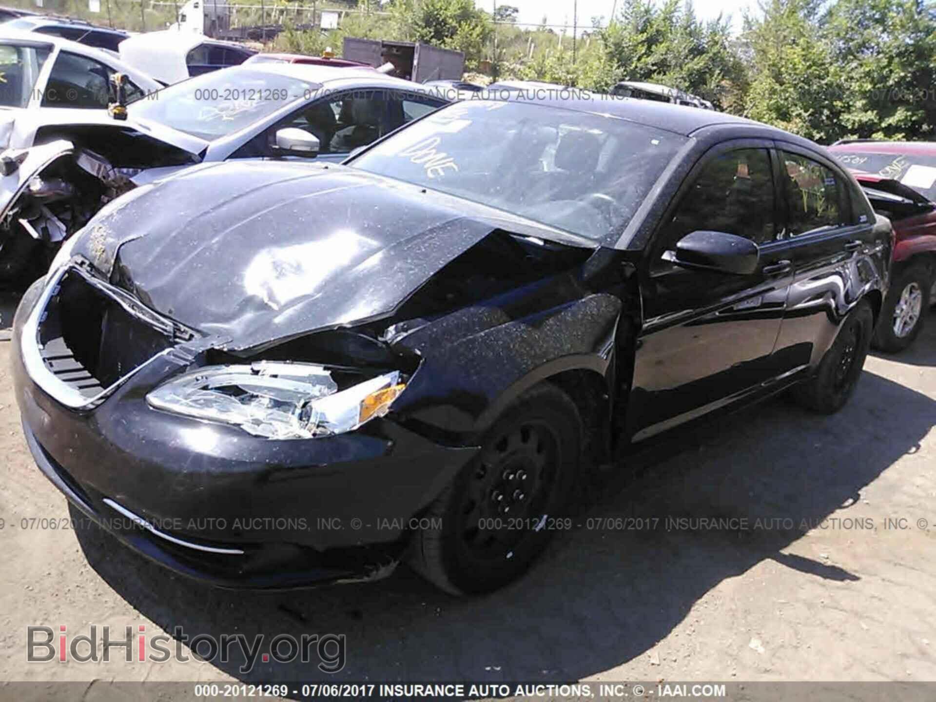2012 Chrysler 200 - VIN: 1C3CCBABXCN104863 - Фото 2