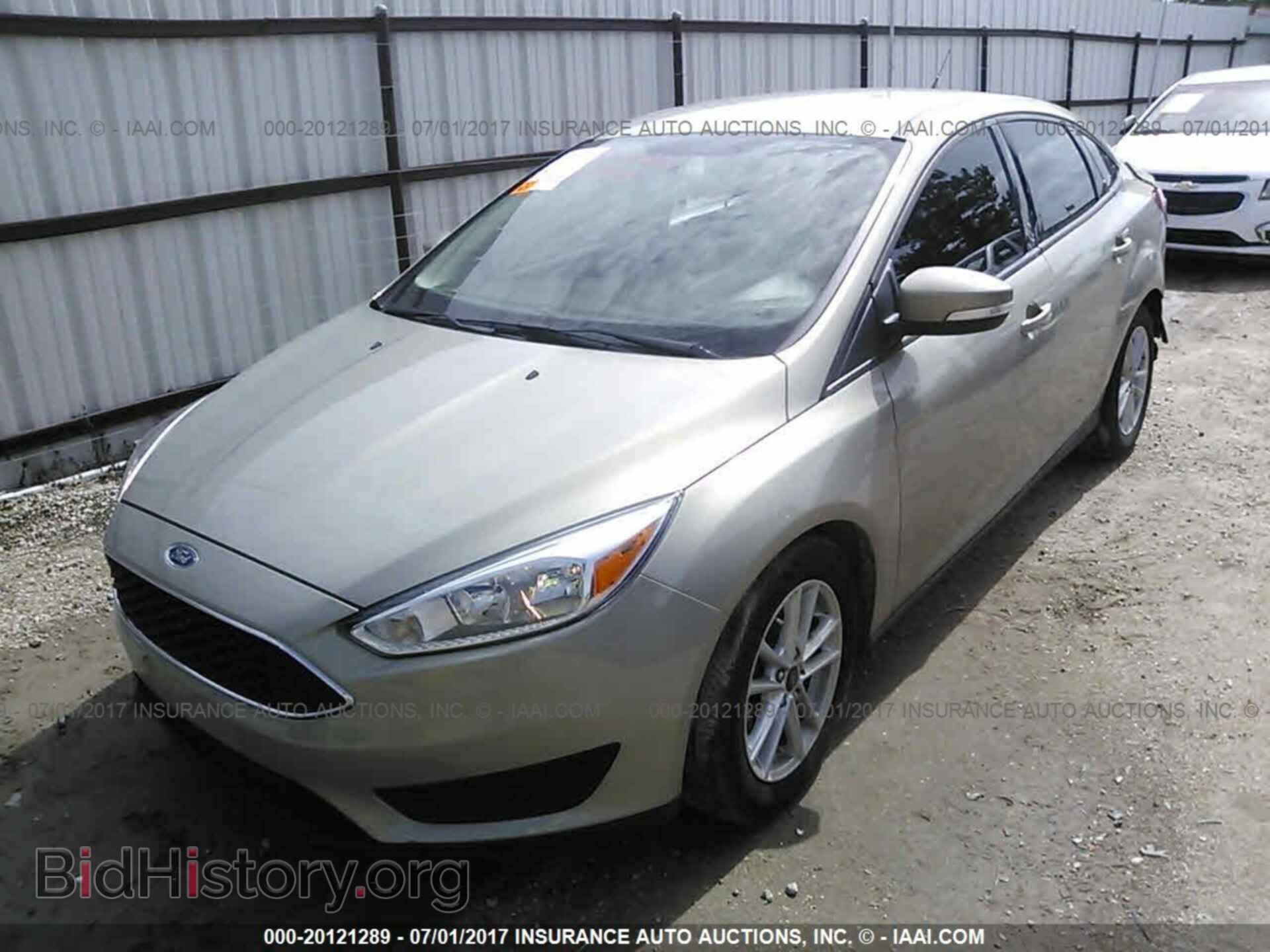 2016 Ford Focus - VIN: 1FADP3F22GL318076 - Фото 2