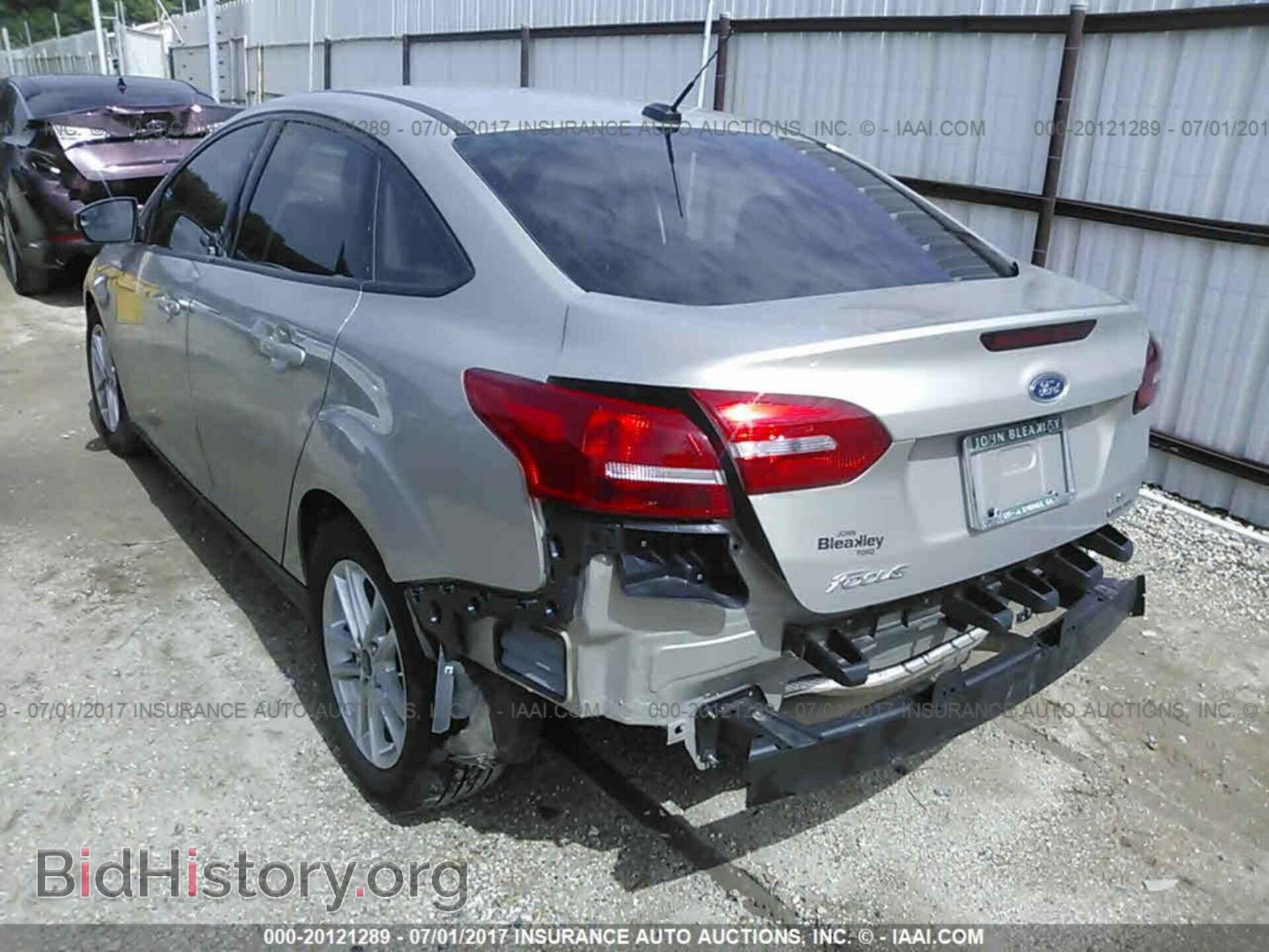 2016 Ford Focus - VIN: 1FADP3F22GL318076 - Фото 3