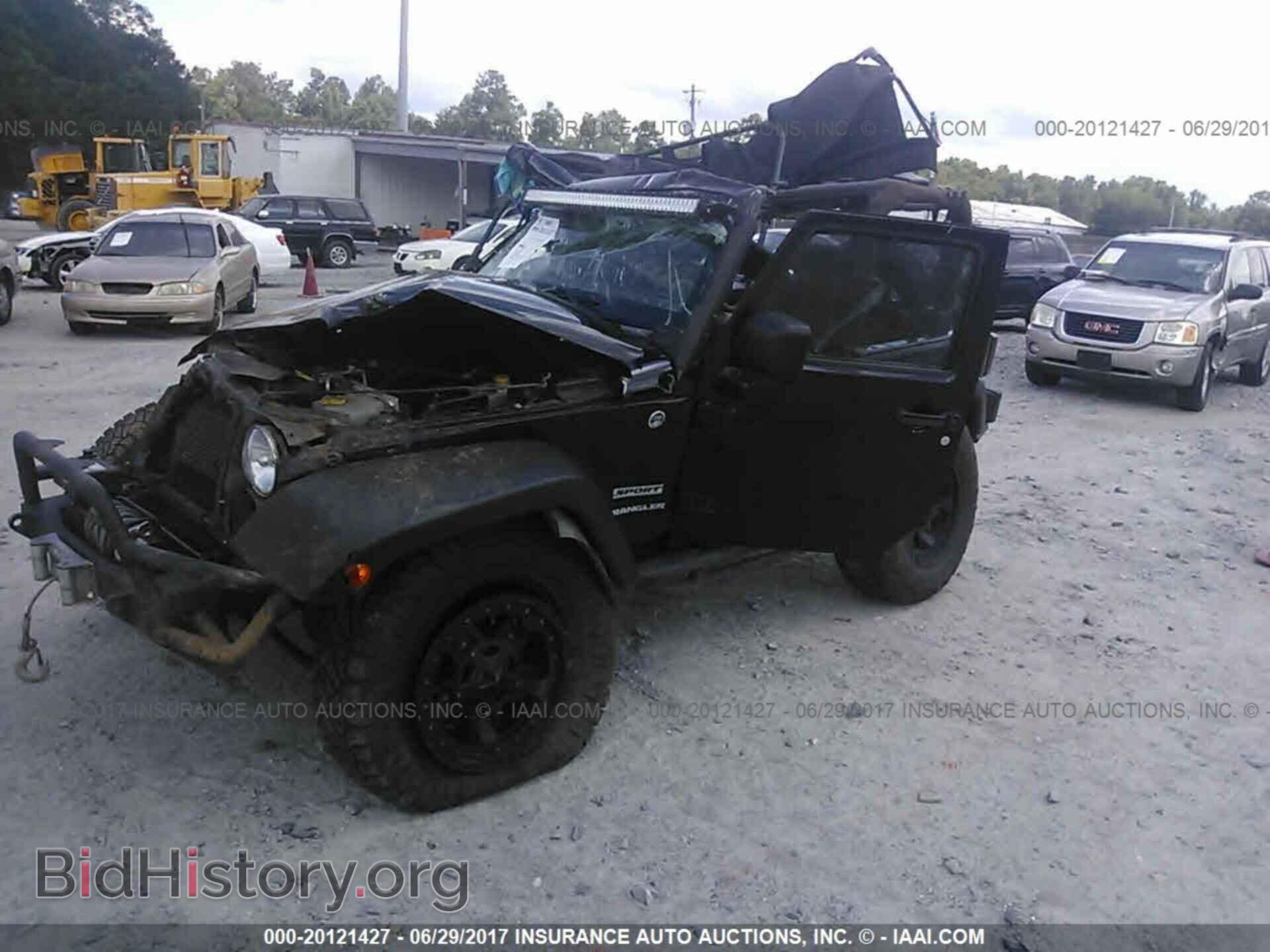 2014 Jeep Wrangler - VIN: 1C4AJWAG9EL147553 - Фото 2