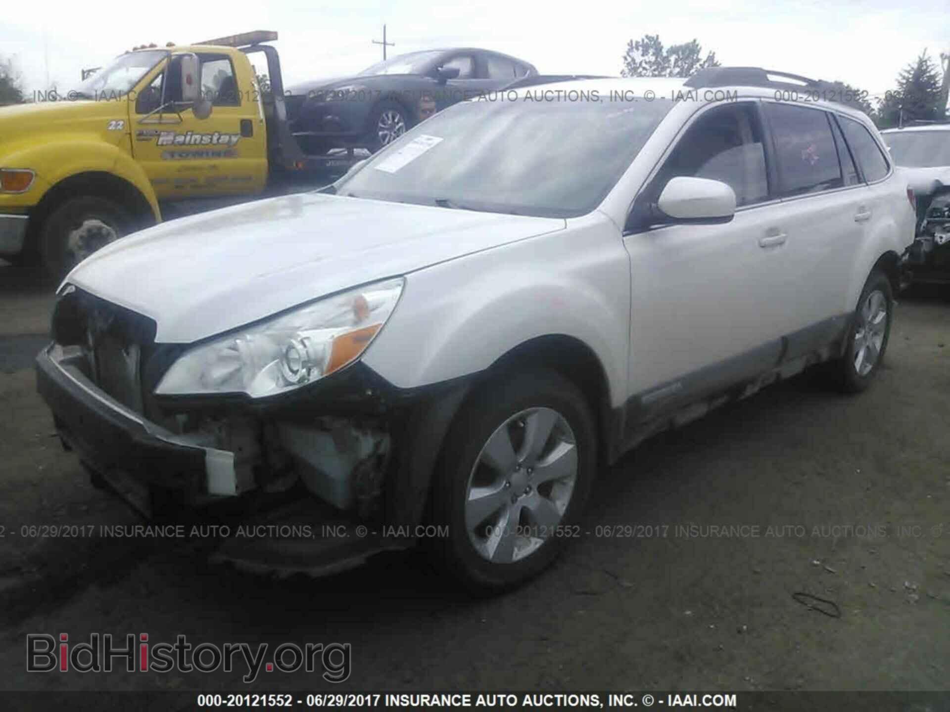2011 Subaru Outback - VIN: 4S4BRCCC9B3326379 - Фото 2