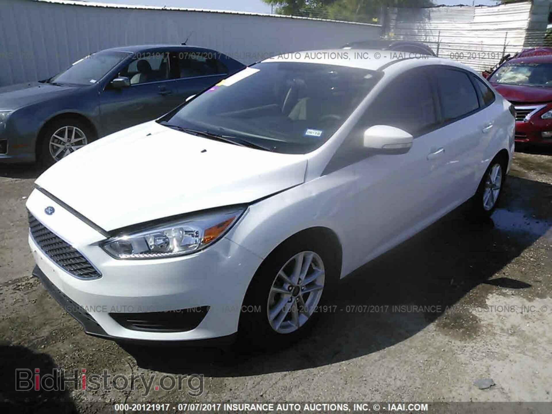 2016 Ford Focus - VIN: 1FADP3F29GL293354 - Photo 2