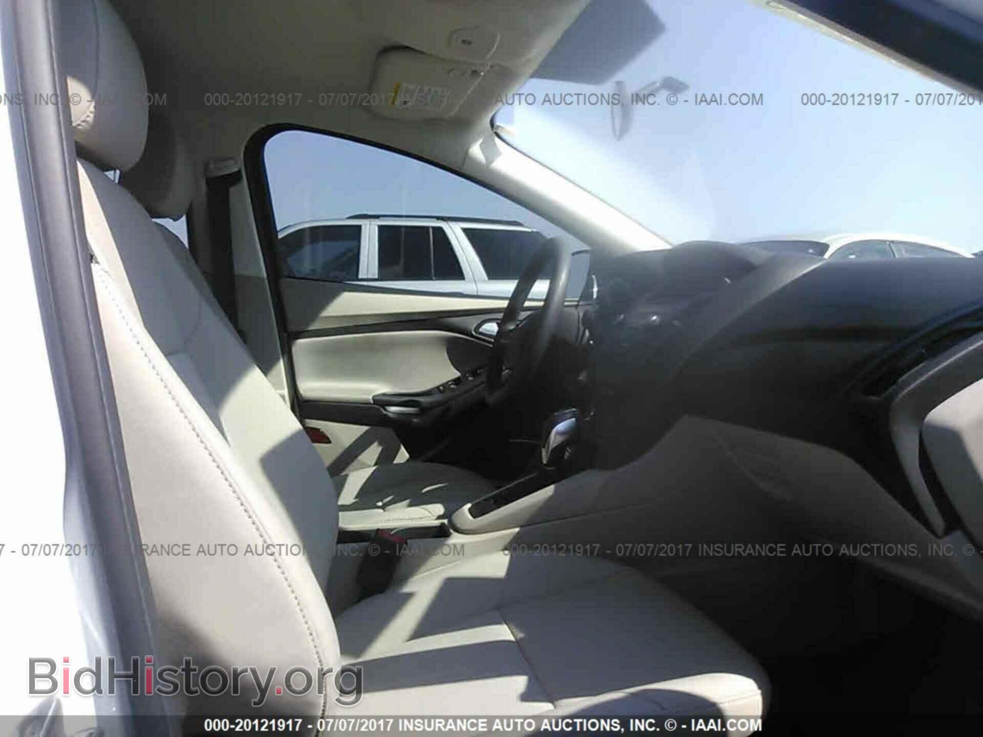 2016 Ford Focus - VIN: 1FADP3F29GL293354 - Photo 5