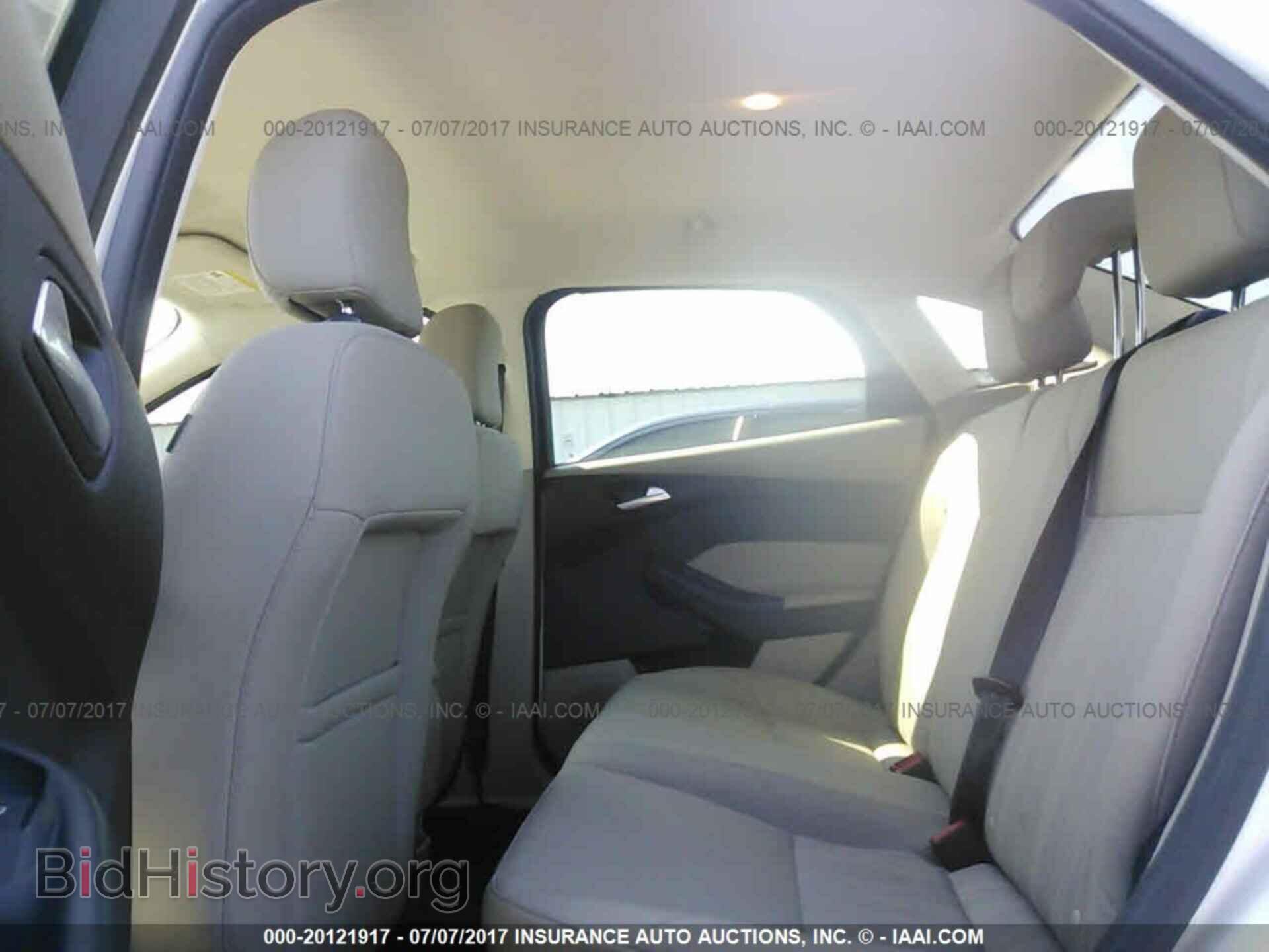 2016 Ford Focus - VIN: 1FADP3F29GL293354 - Photo 8