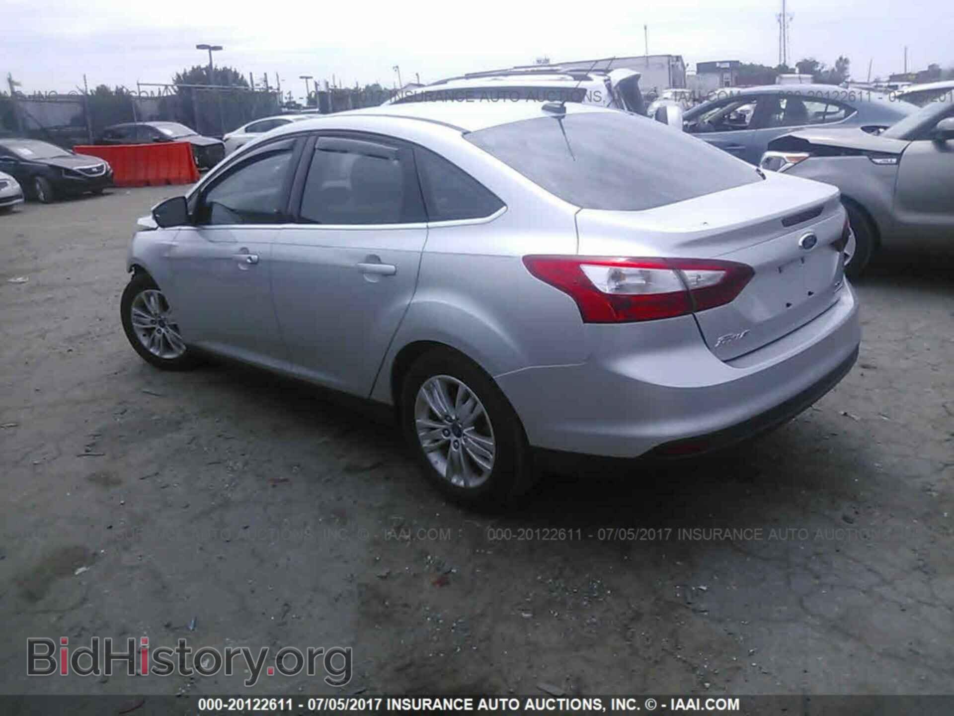 2012 Ford Focus - VIN: 1FAHP3H27CL393705 - Photo 3